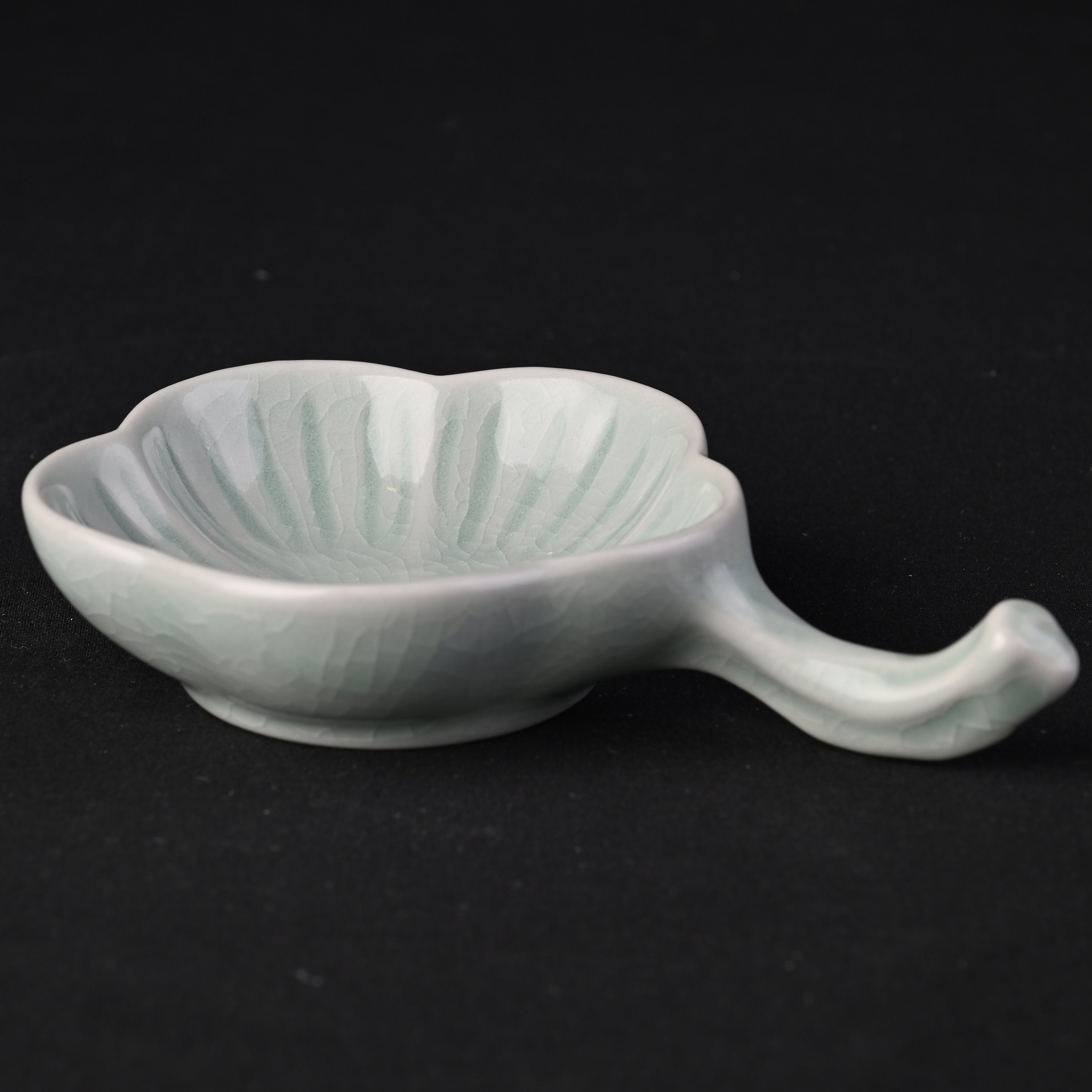 天然鉱物 青緑釉 蓮の葉小皿