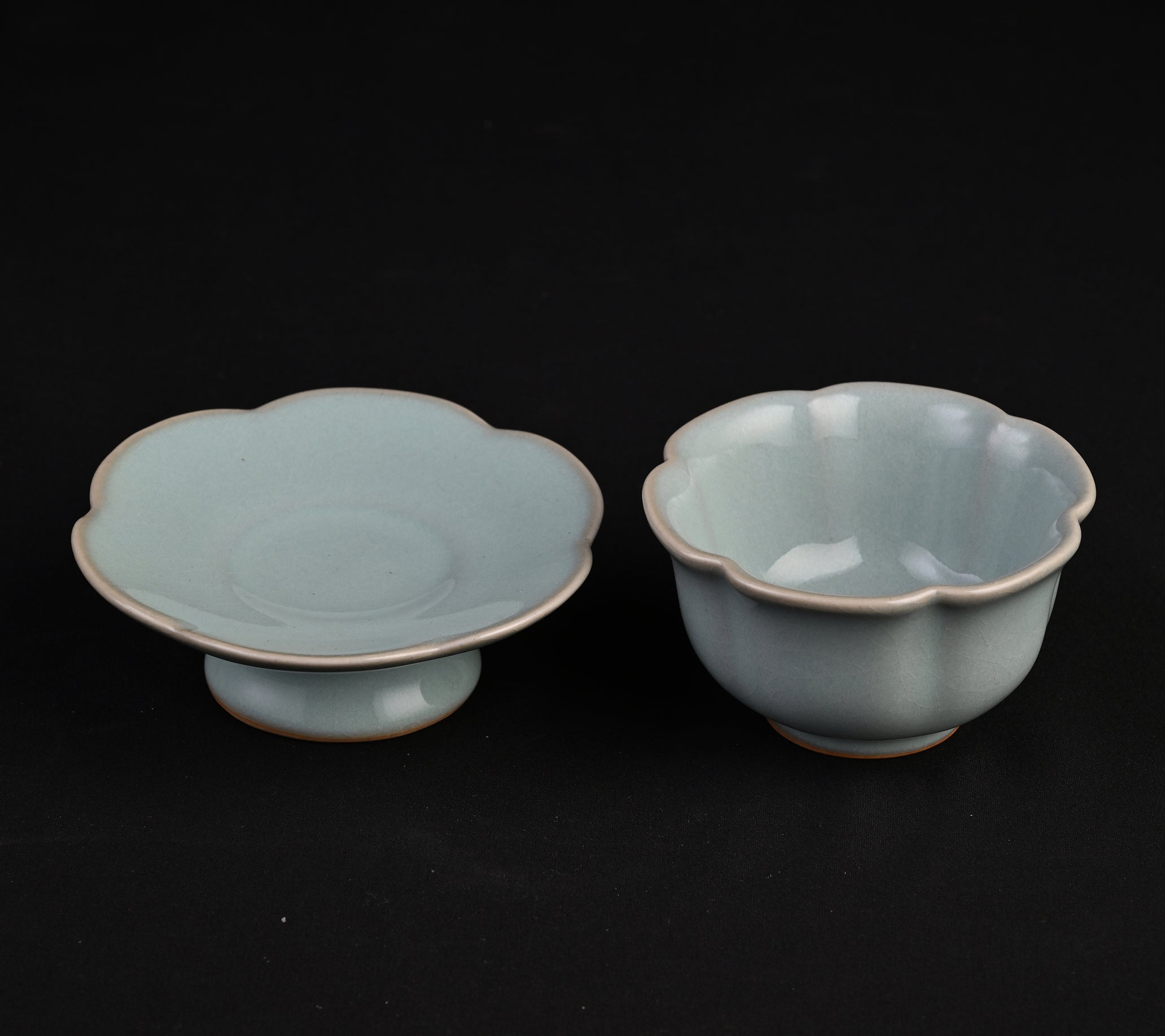 **Natural Mineral Sky Celadon Plum Blossom Tea Bowl**