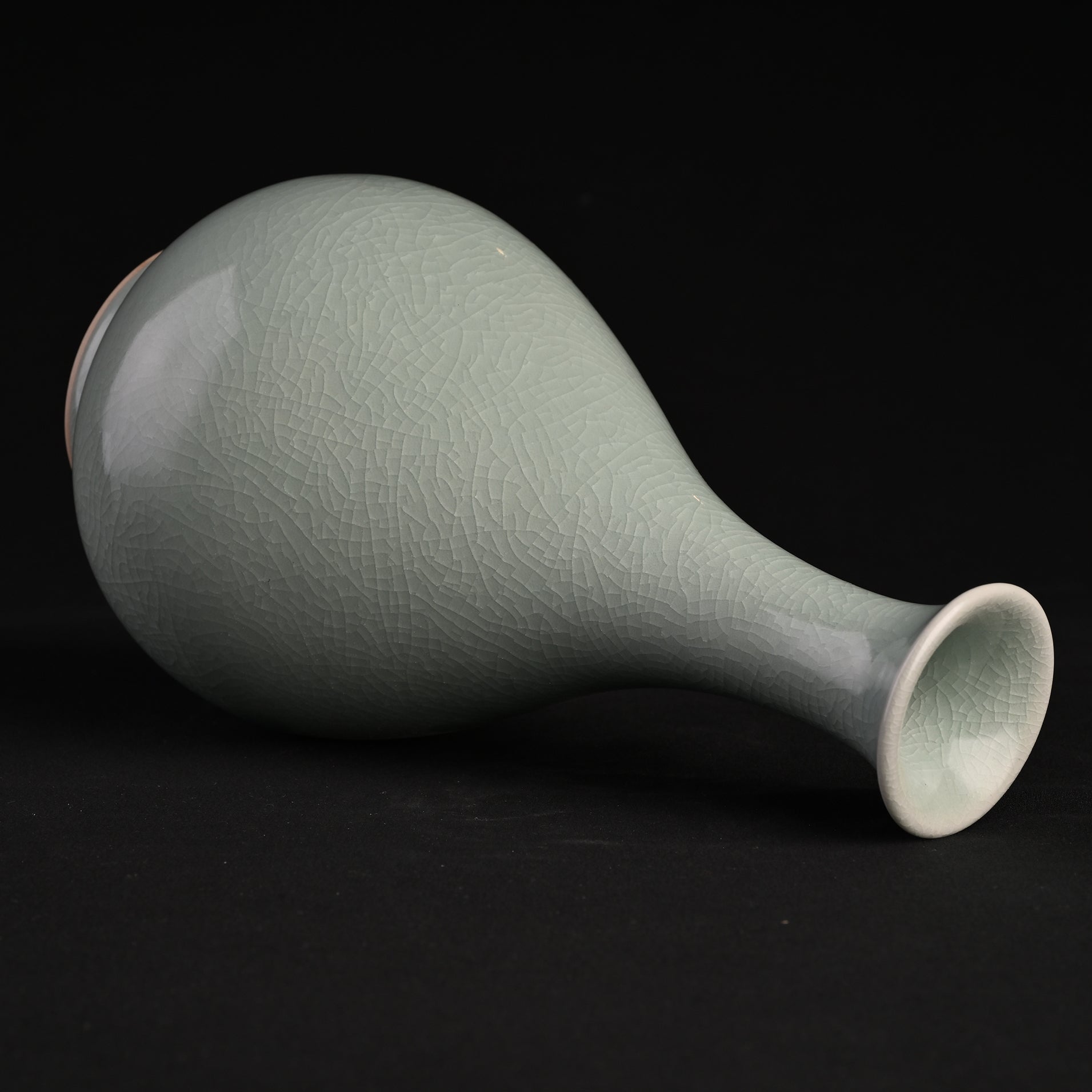 Natural Mineral Verdant Green Glaze Large Yuhuchun Ping Vase