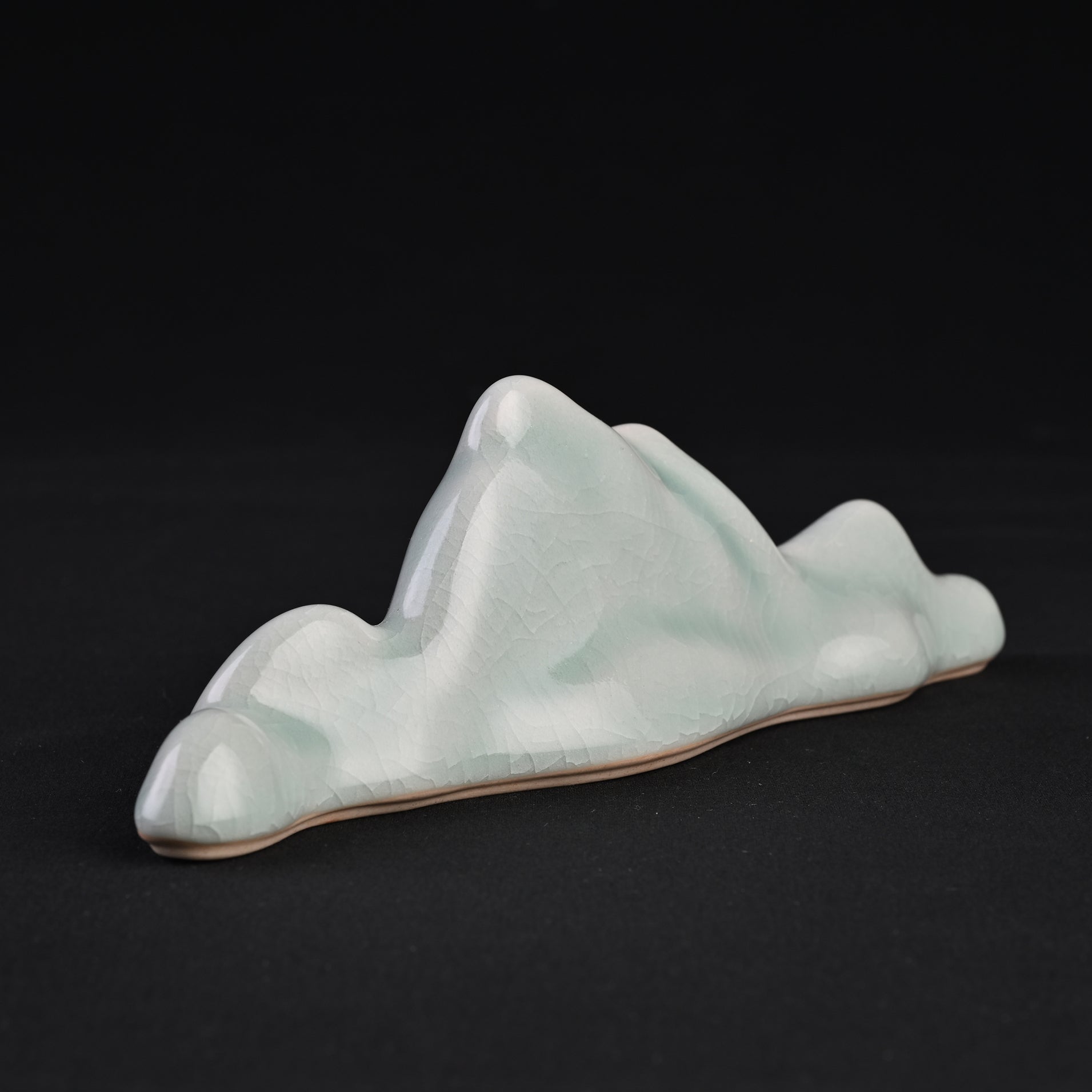 Natural Mineral Verdant Green Glaze Brush Holder (Mountain)