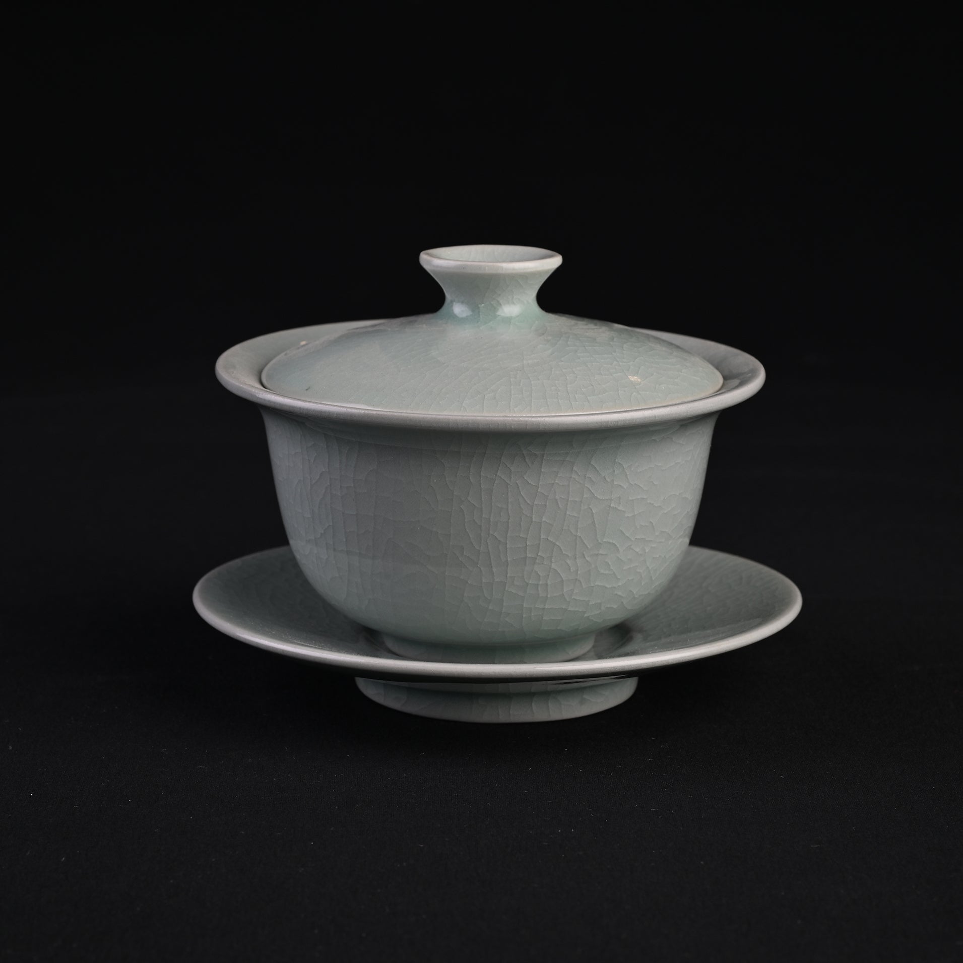 Natural Mineral Verdant Green Glaze Yuanbao Three-Piece Lidded Bowl