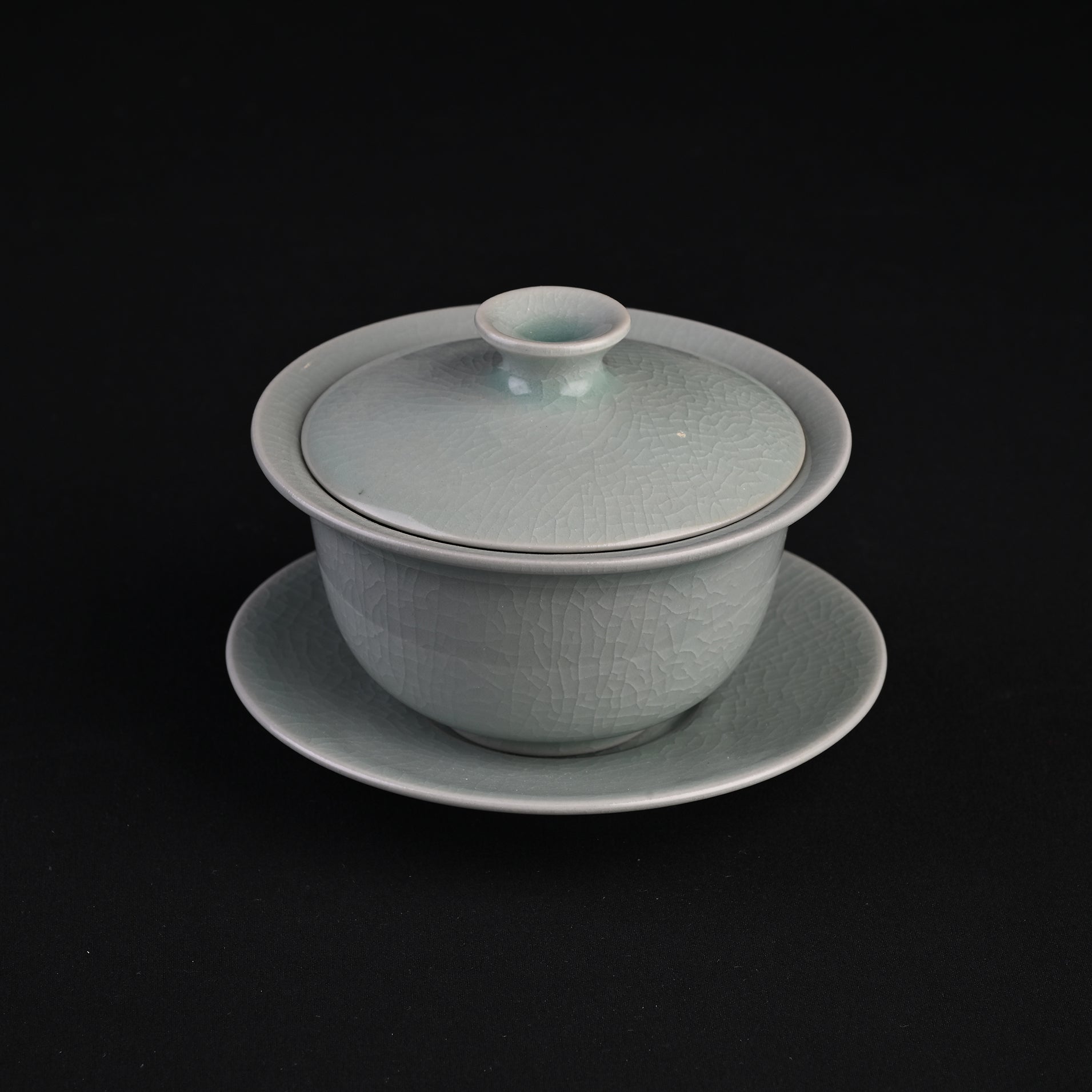 Natural Mineral Verdant Green Glaze Yuanbao Three-Piece Lidded Bowl