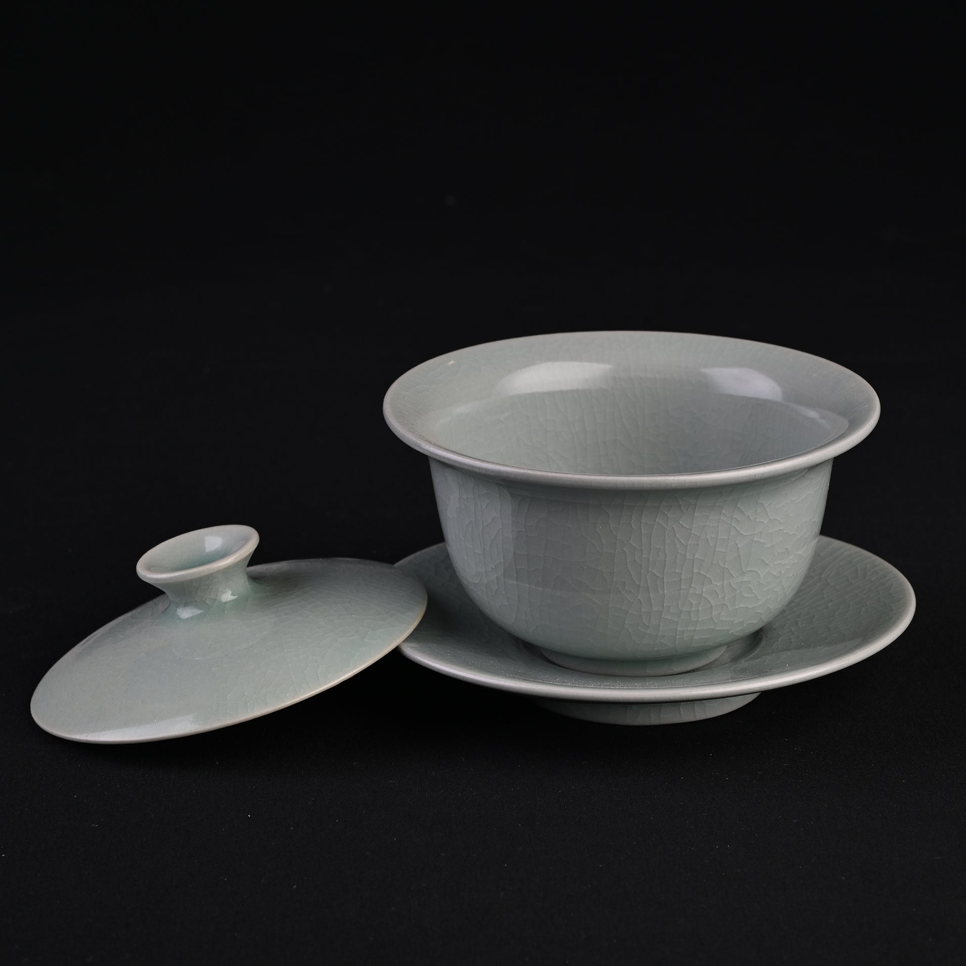 Natural Mineral Verdant Green Glaze Yuanbao Three-Piece Lidded Bowl