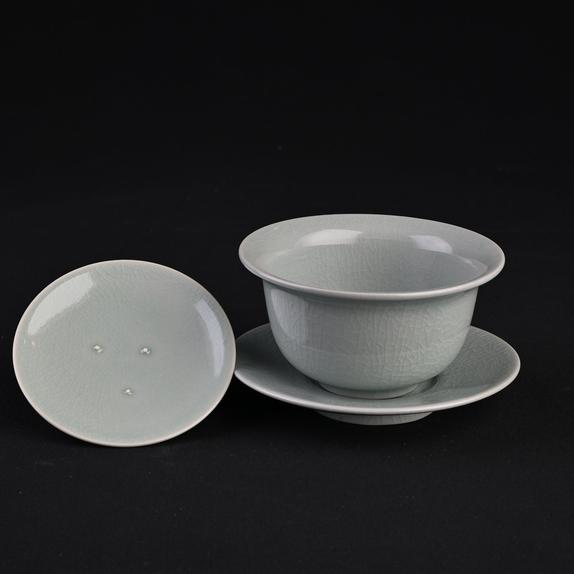 Natural Mineral Verdant Green Glaze Yuanbao Three-Piece Lidded Bowl