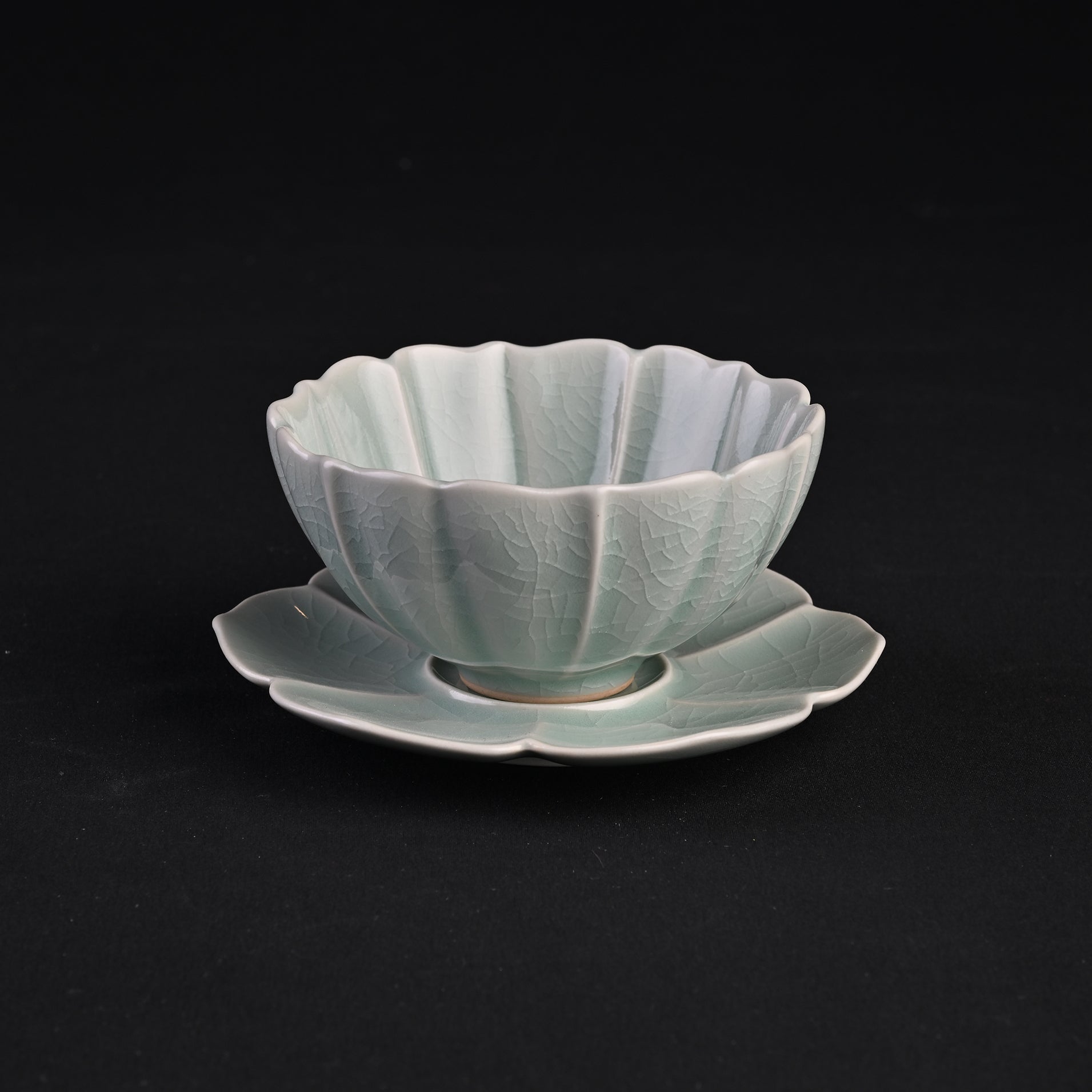 Natural Mineral Verdant Green Glaze Lotus Teacup (6 Petals)