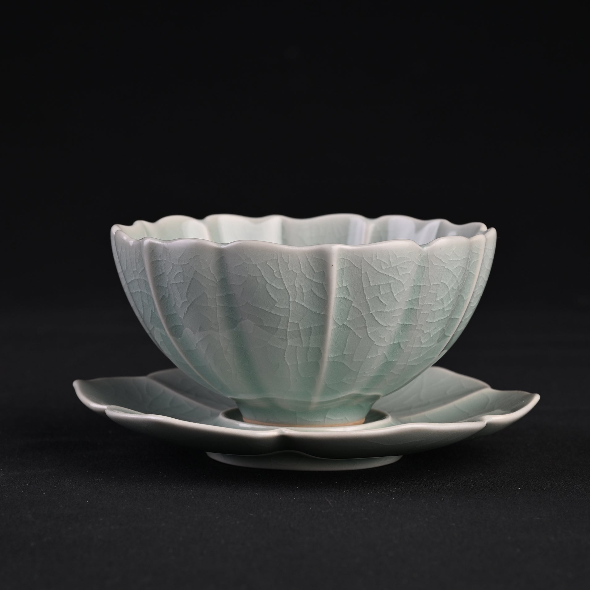 Natural Mineral Verdant Green Glaze Lotus Teacup (6 Petals)