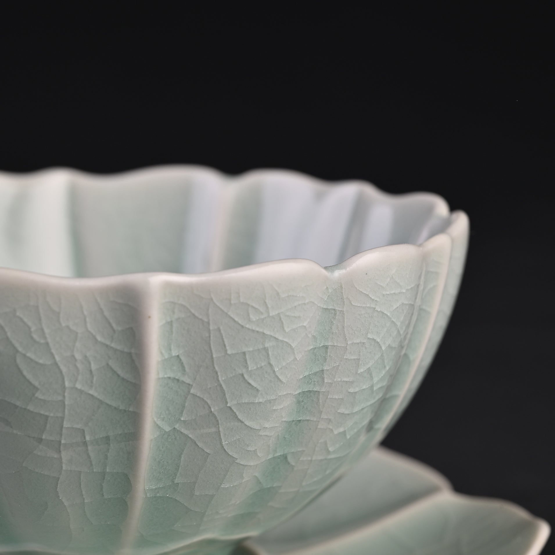 Natural Mineral Verdant Green Glaze Lotus Teacup (6 Petals)