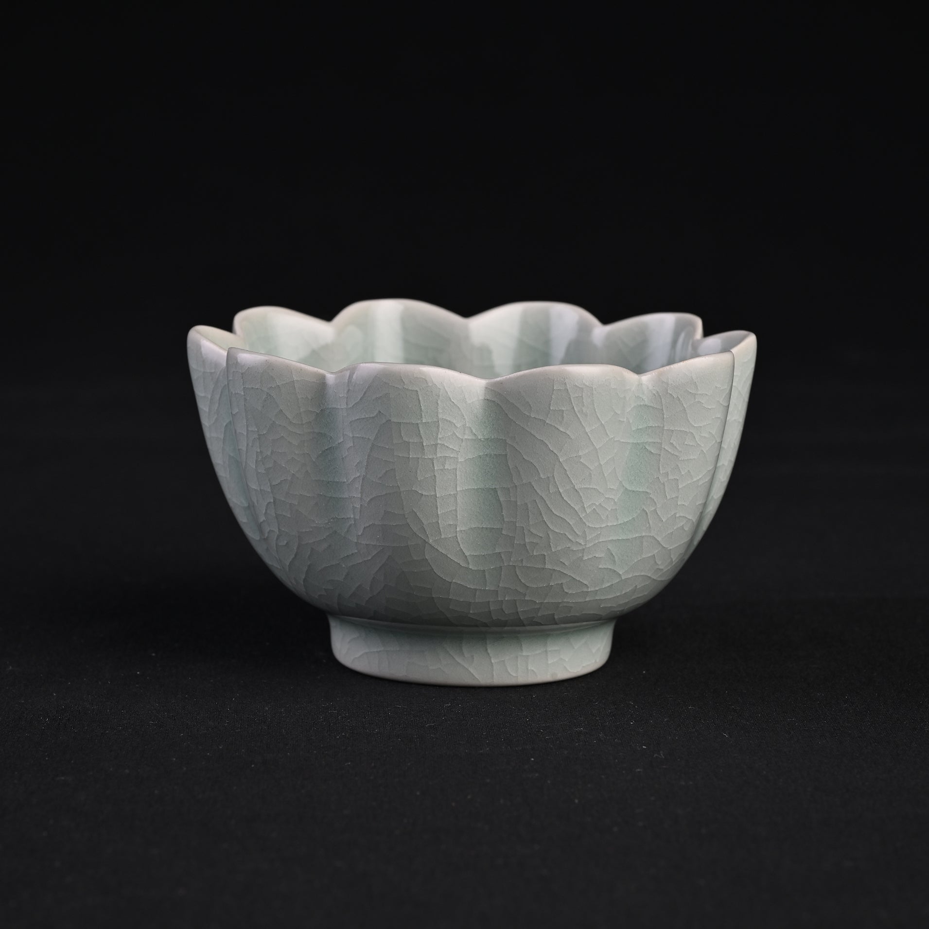 Natural Mineral Verdant Green Glaze Lotus-pattern Sake Warmer