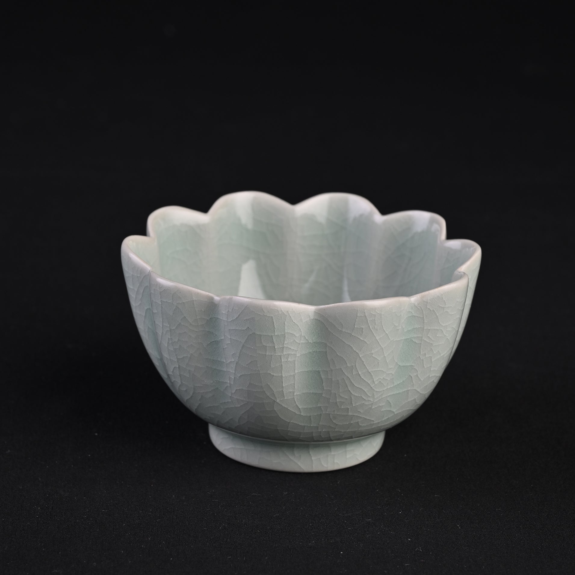 Natural Mineral Verdant Green Glaze Lotus-pattern Sake Warmer