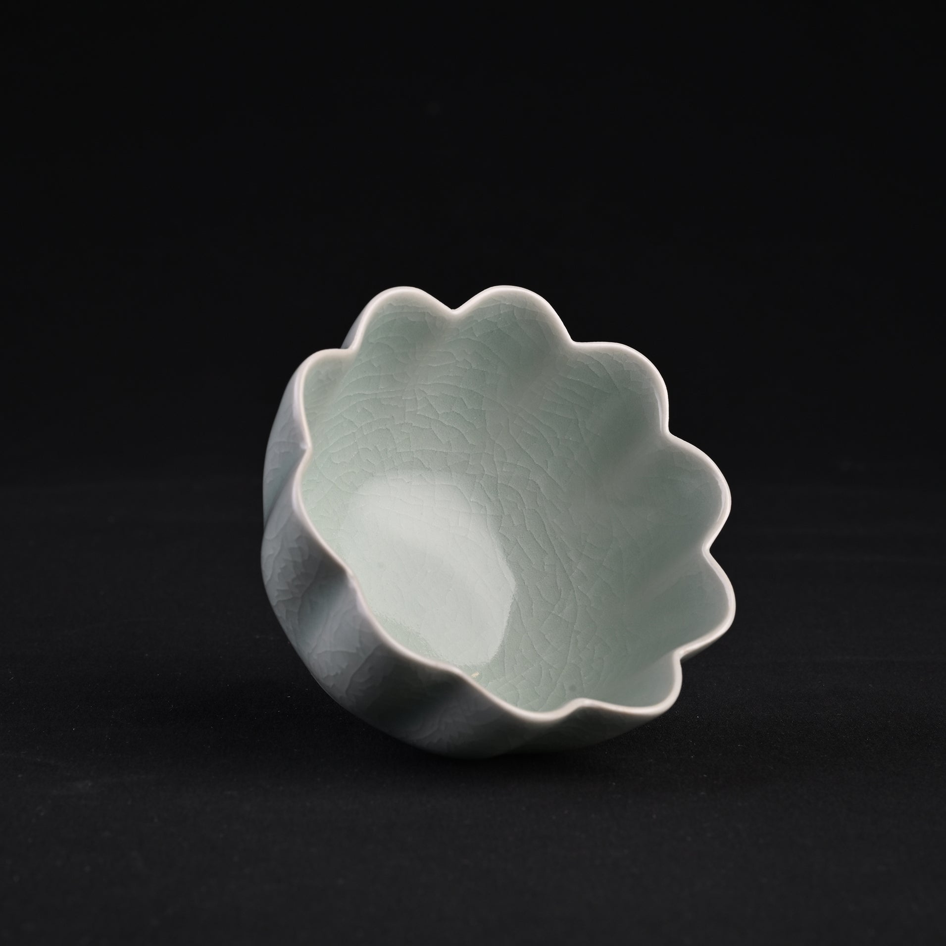 Natural Mineral Verdant Green Glaze Lotus-pattern Sake Warmer