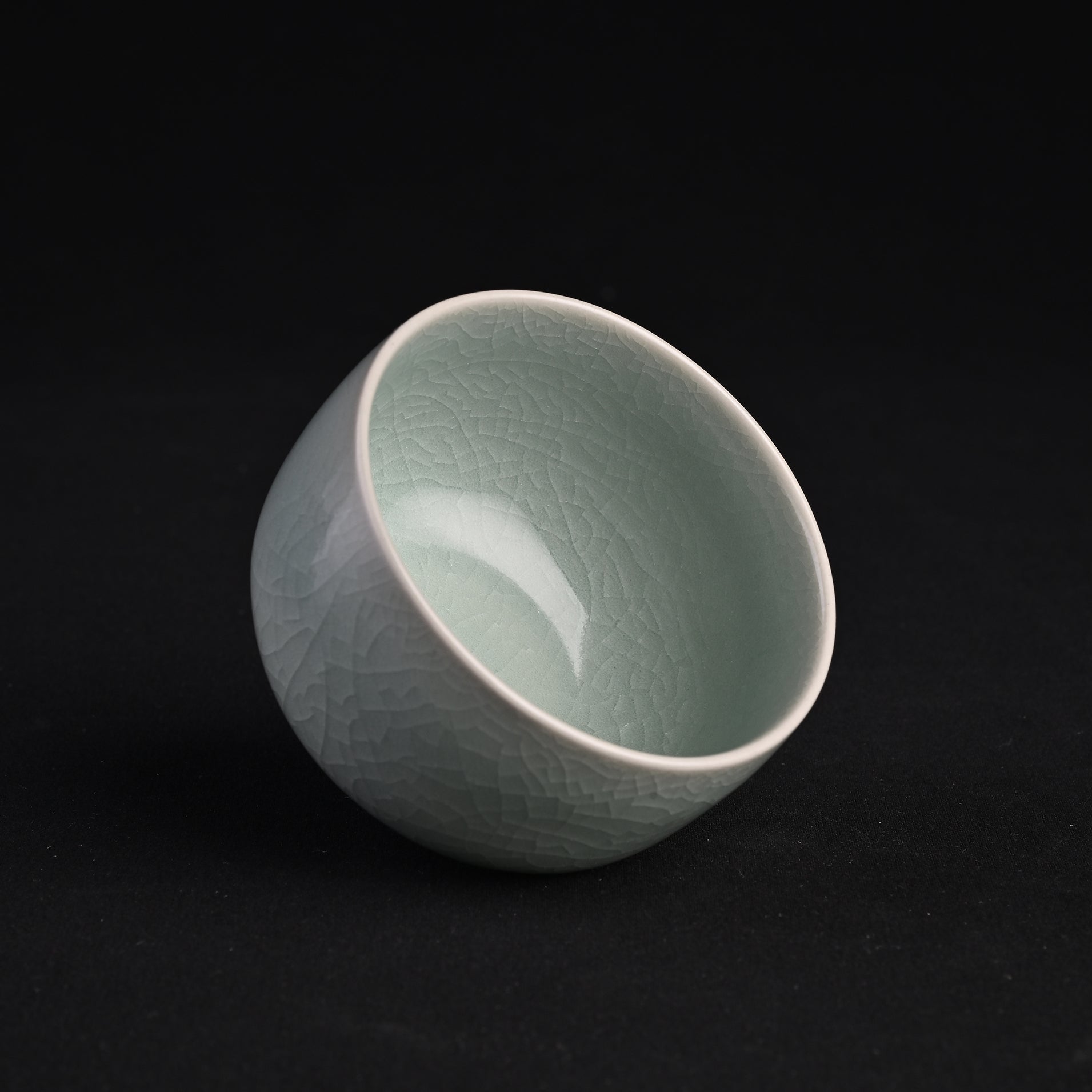 Natural Mineral Verdant Green Glaze Arhat Cup