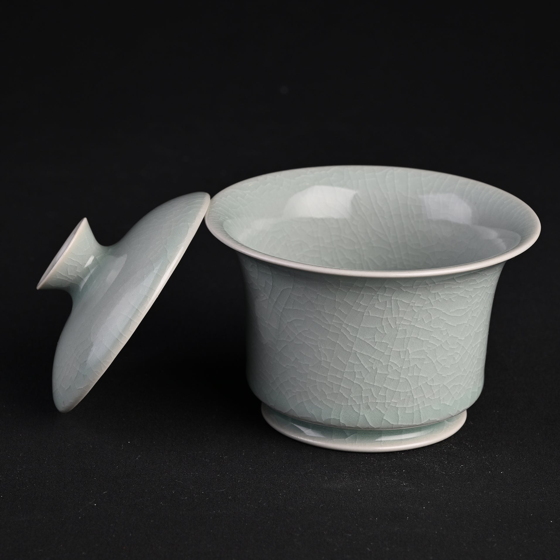 Natural Mineral Verdant Green Glaze Horseshoe Lid Bowl