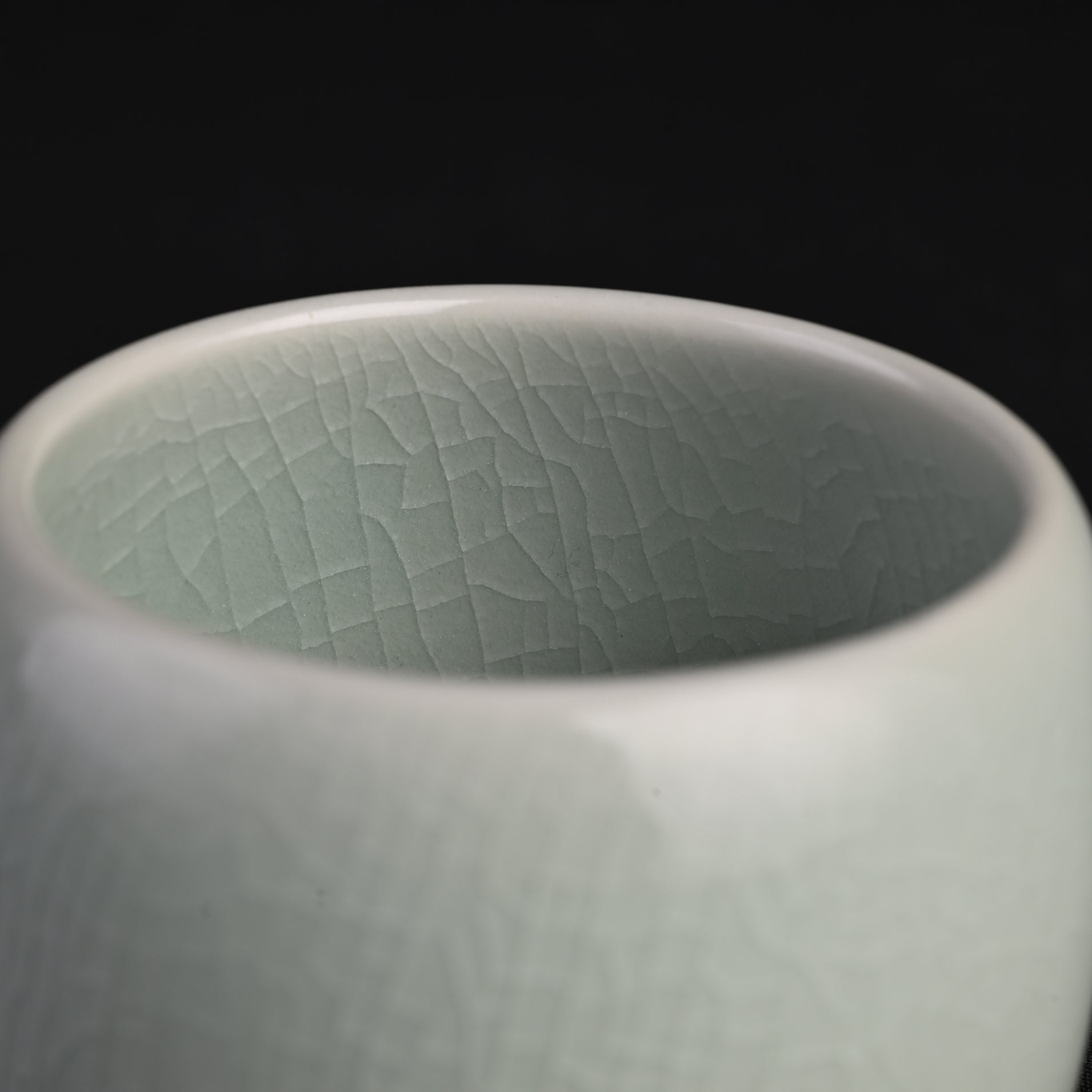 Natural Mineral Verdant Green Glaze Arrow Ring Cup