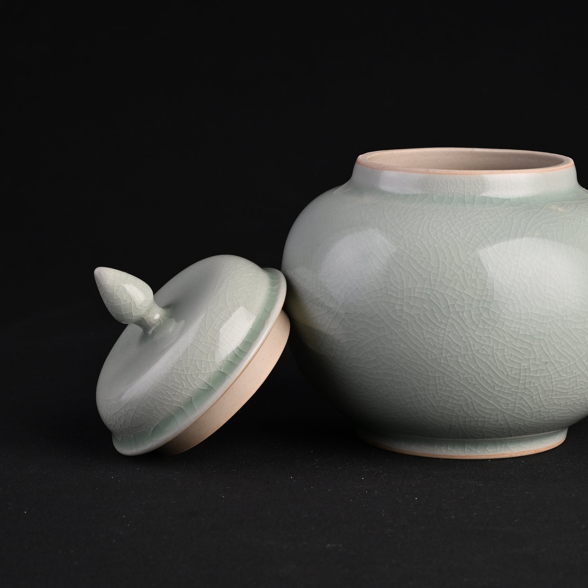 Natural Mineral Verdant Green Glaze Shogun Tea Caddy