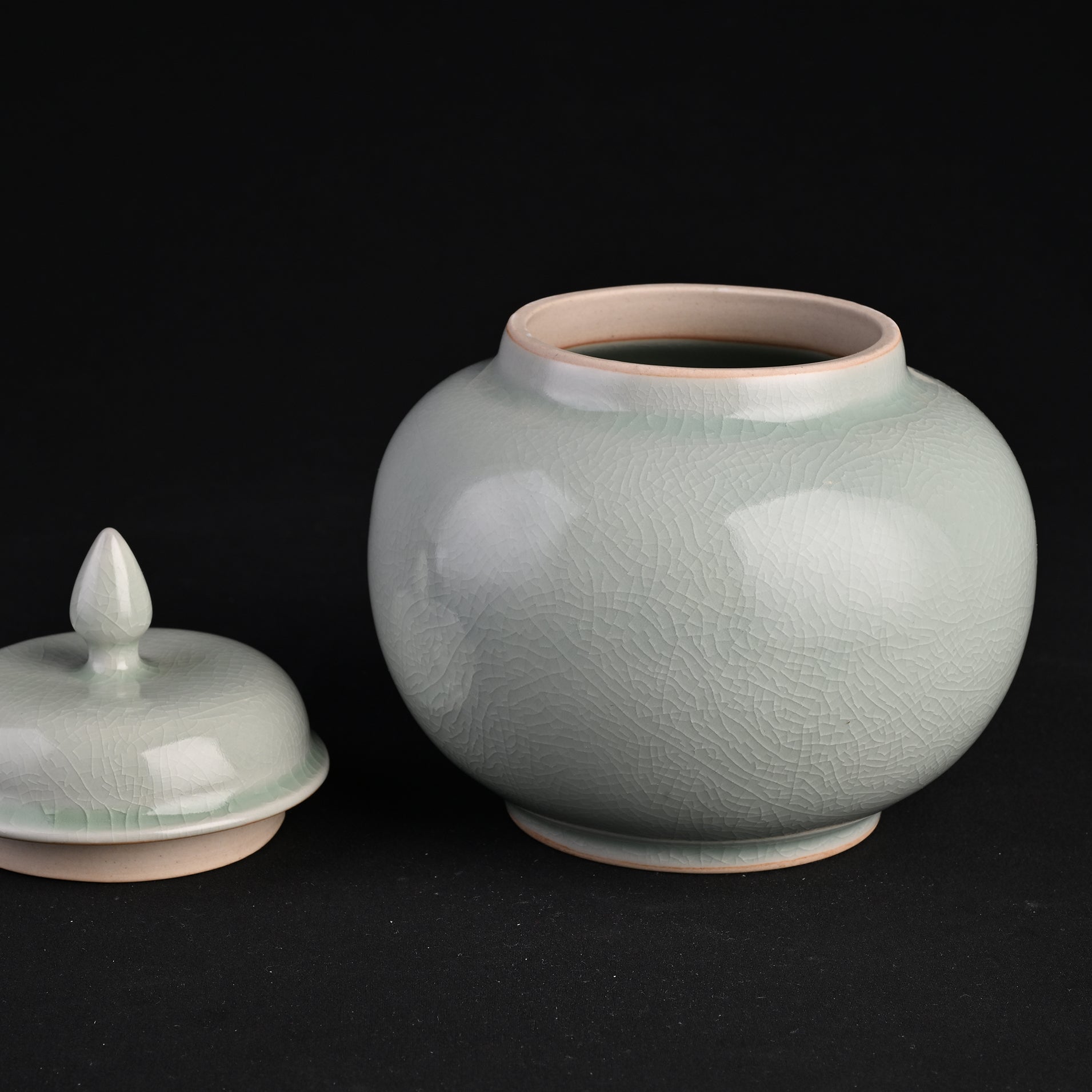 Natural Mineral Verdant Green Glaze Shogun Tea Caddy