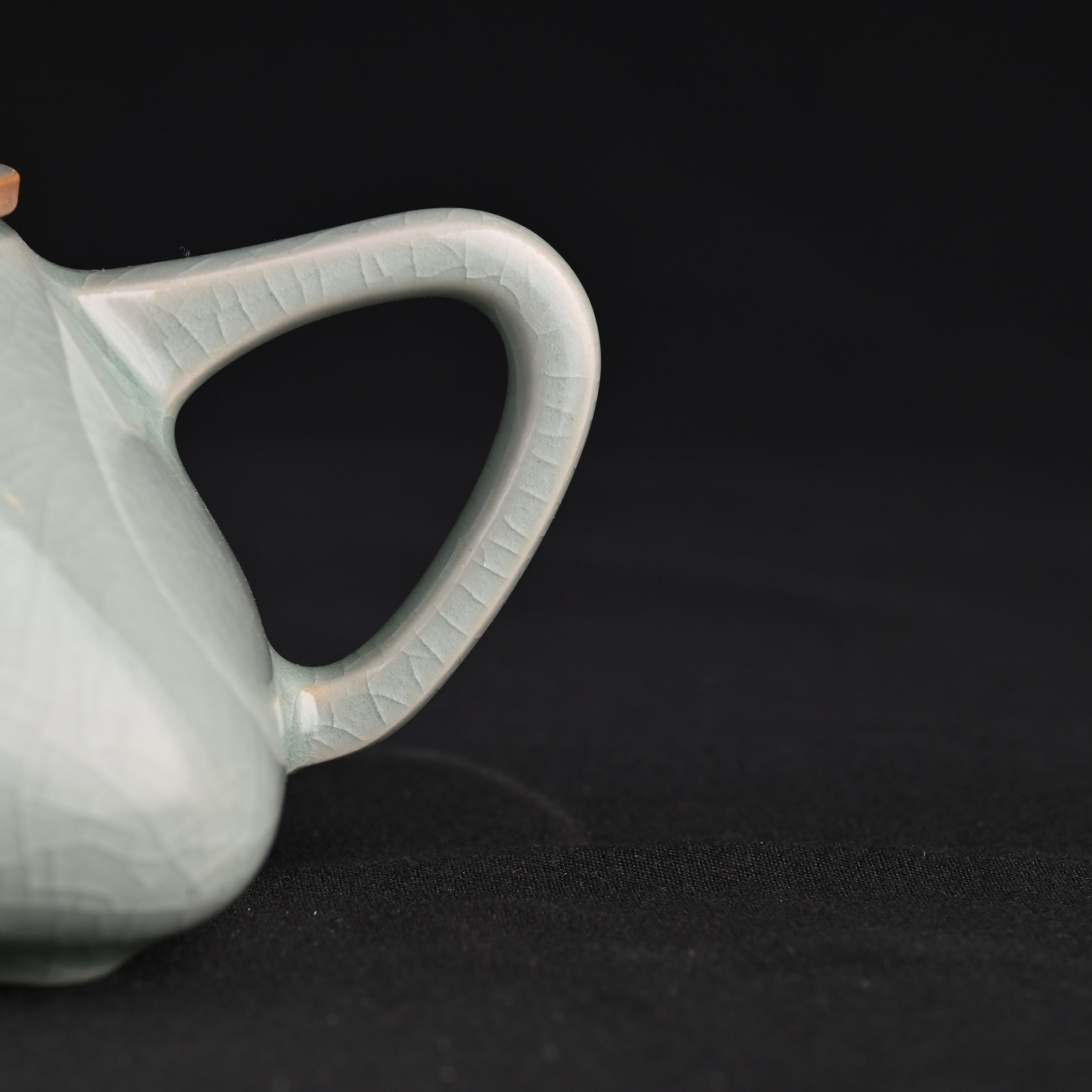 Natural Mineral Verdant Green Glaze Tiandao Teapot
