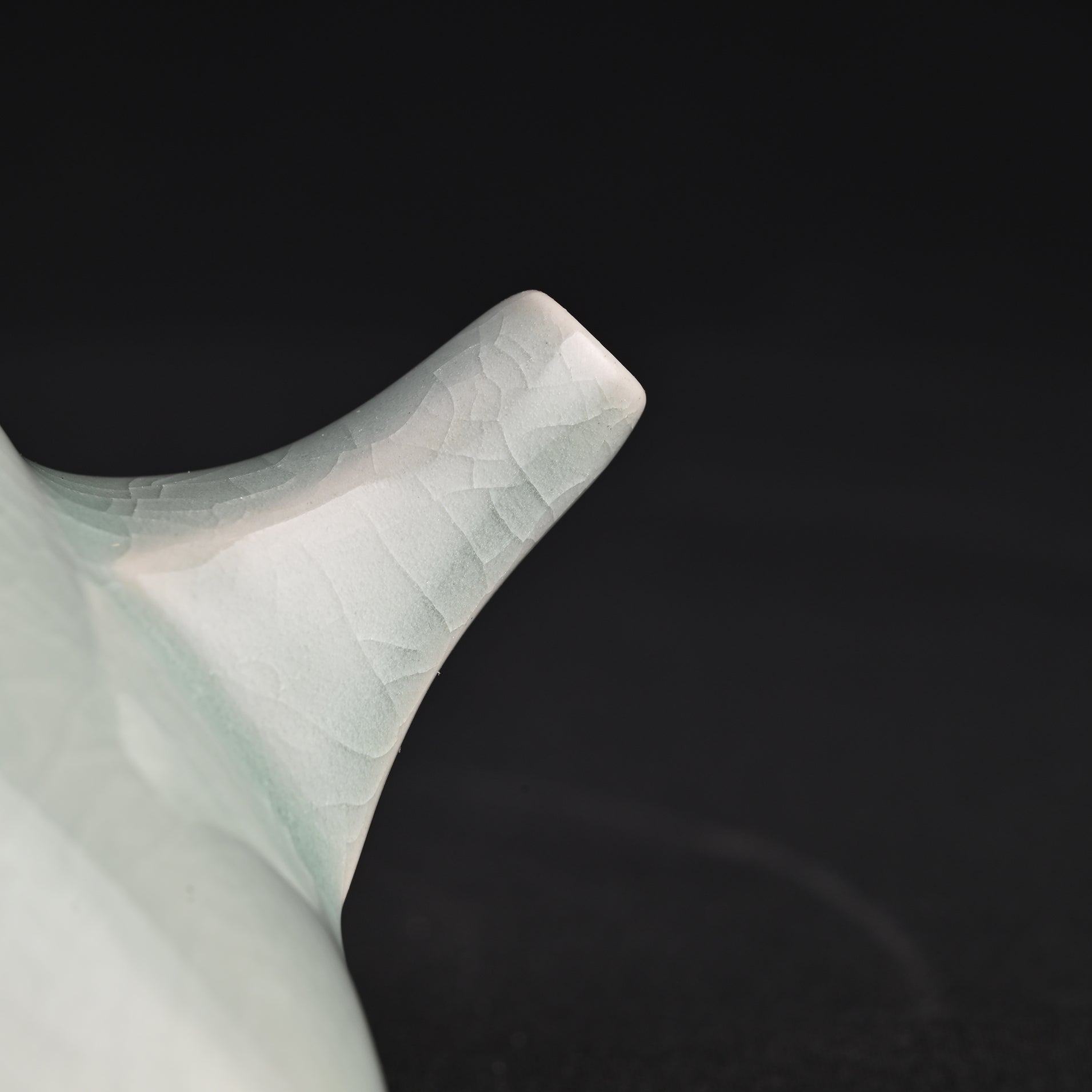 Natural Mineral Verdant Green Glaze Tiandao Teapot