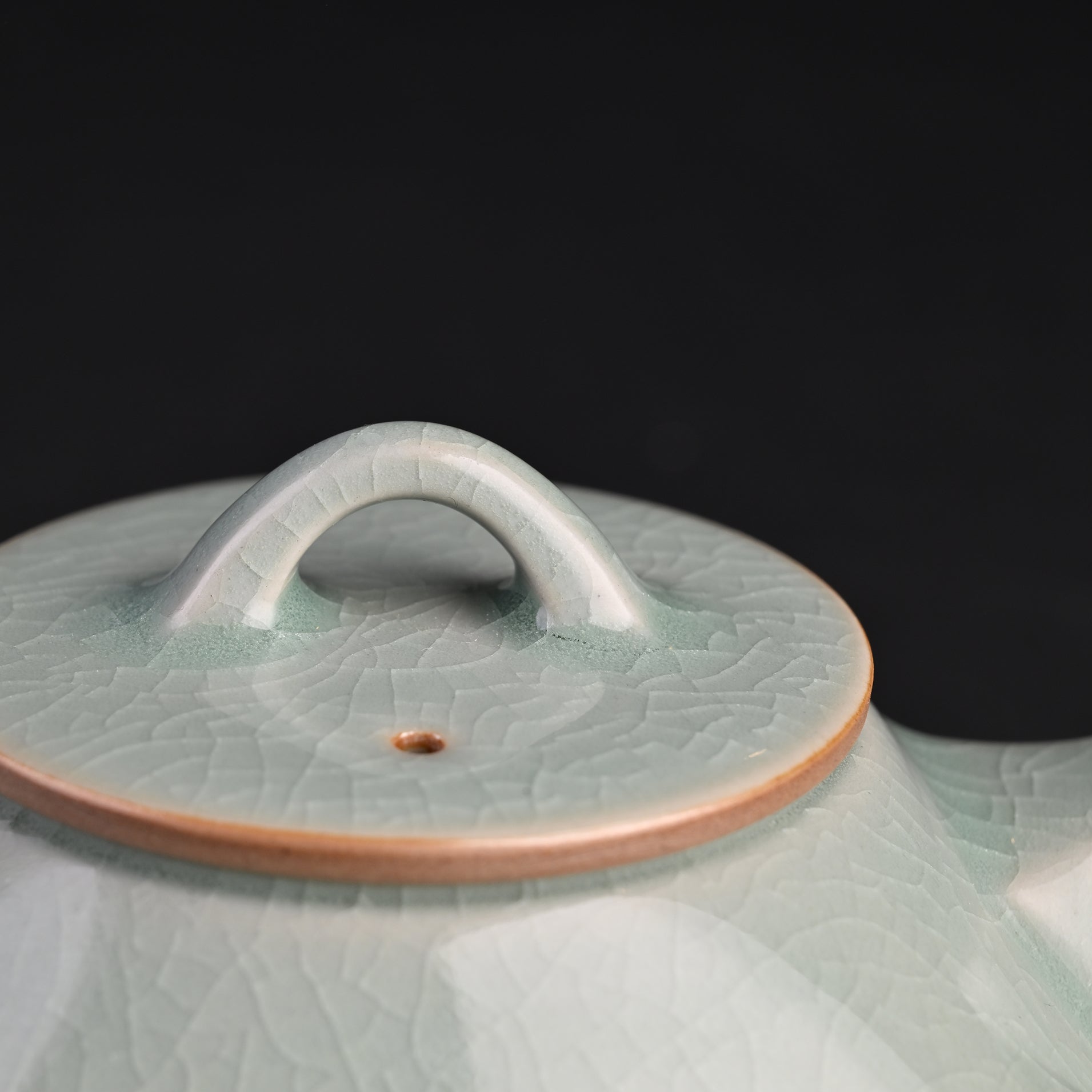Natural Mineral Verdant Green Glaze Tiandao Teapot