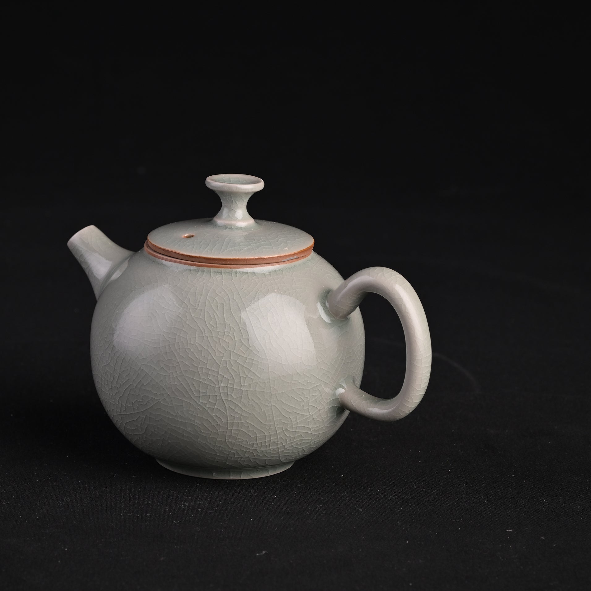 Natural Mineral Verdant Green Glaze Tianyuan Teapot