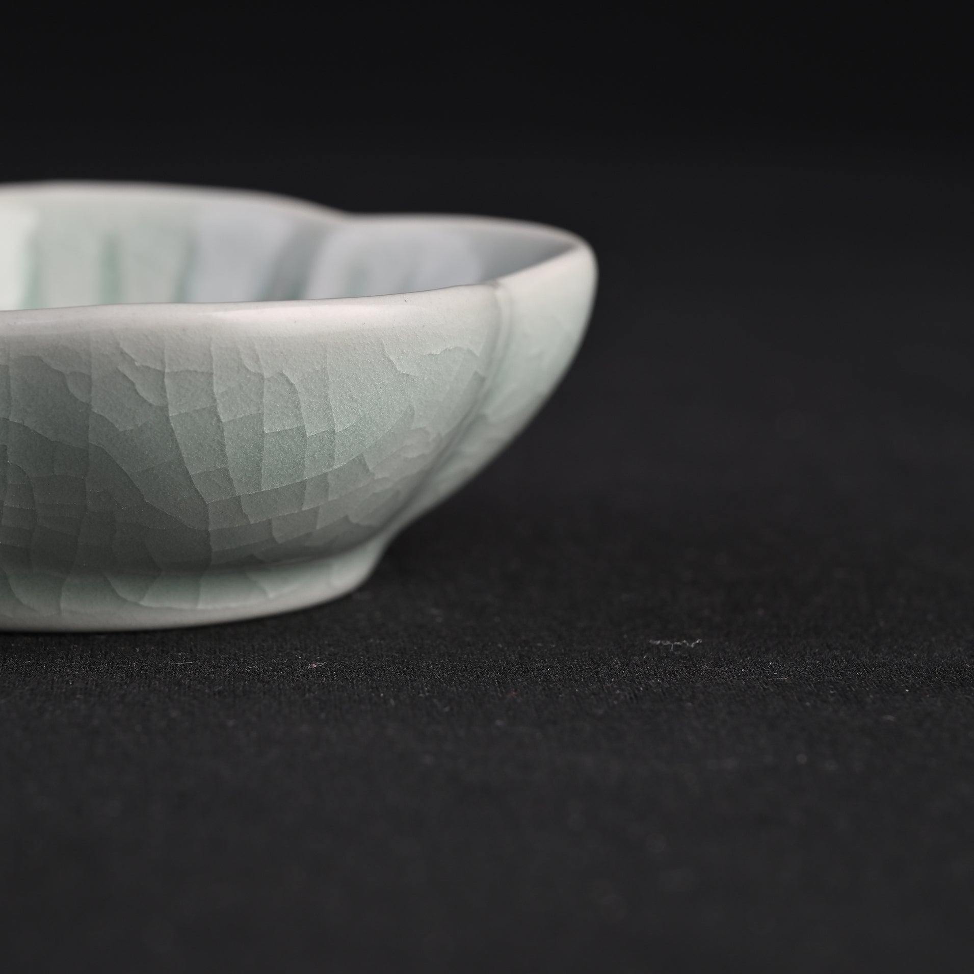 天然鉱物 青緑釉 蓮の葉小皿