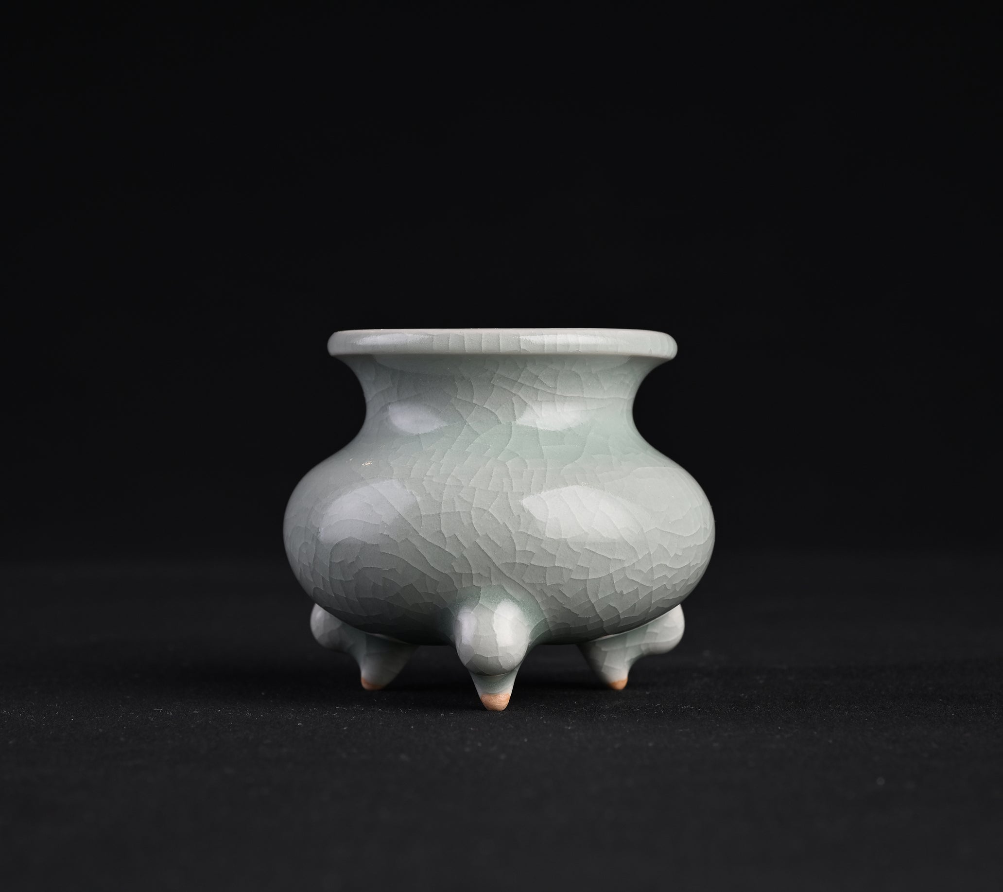 Natural Mineral Verdant Green Glaze Qin Incense Burner