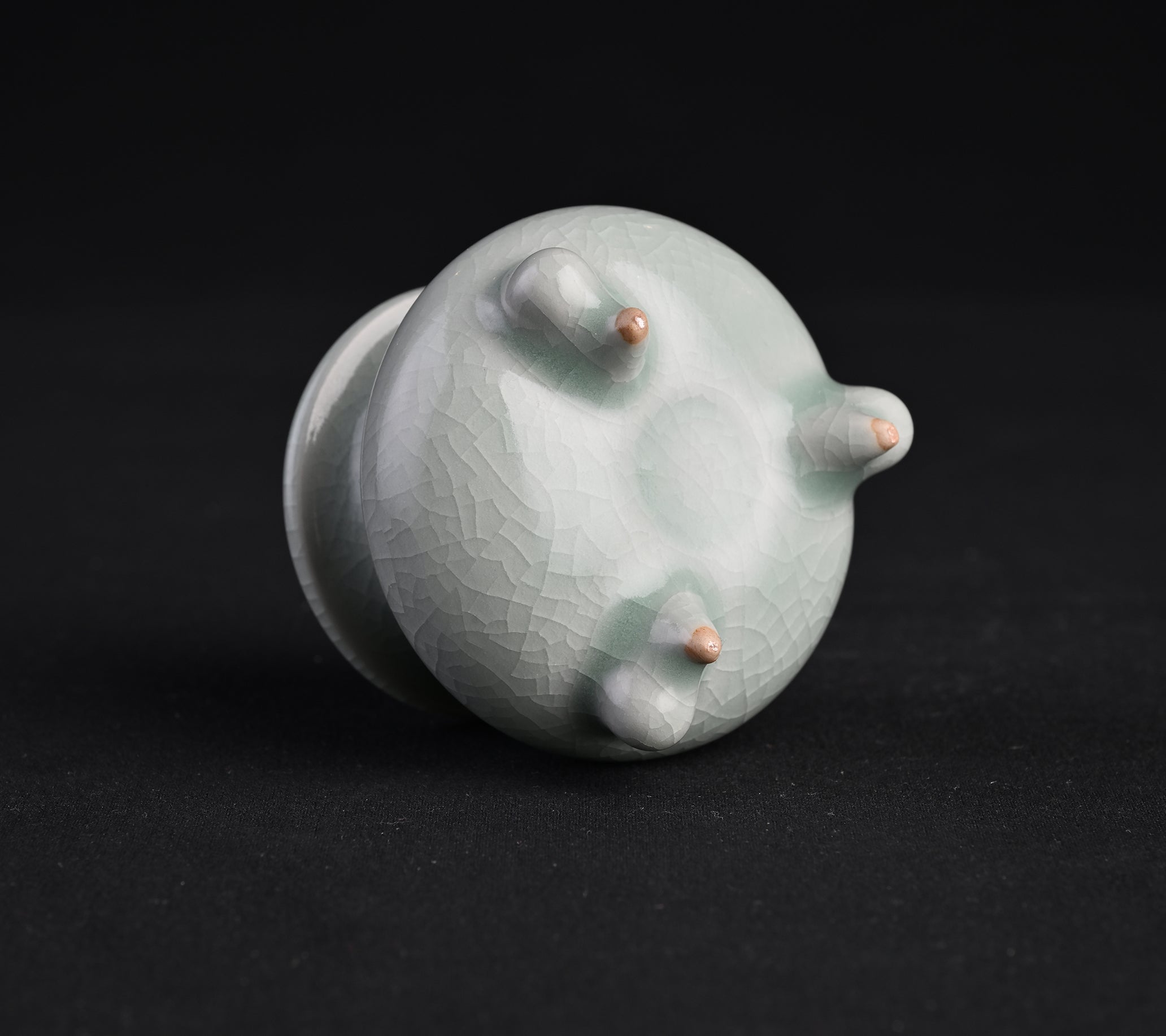 Natural Mineral Verdant Green Glaze Qin Incense Burner