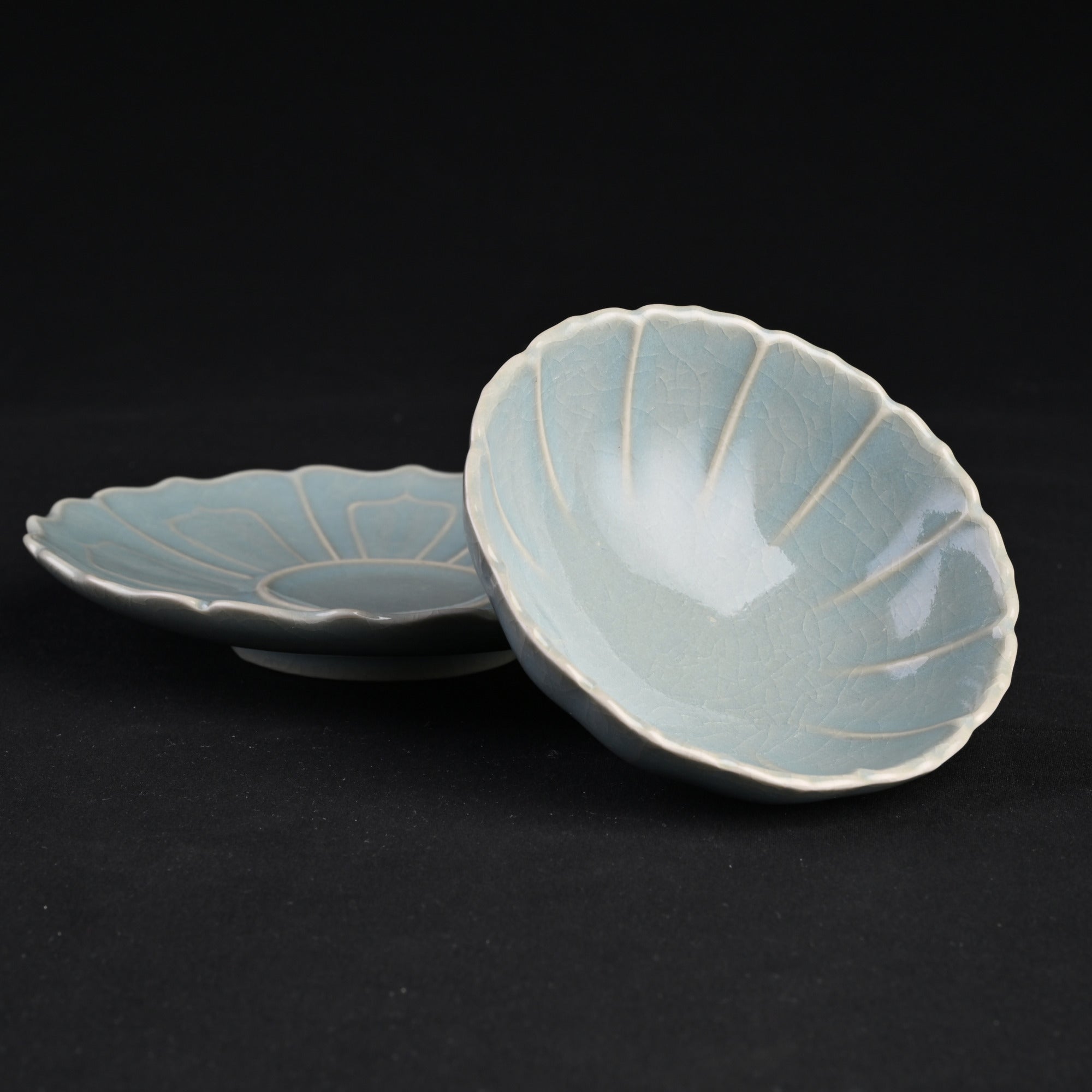 Natural Mineral Sky-Blue Glaze Lotus Tea Bowl (8 Petals)