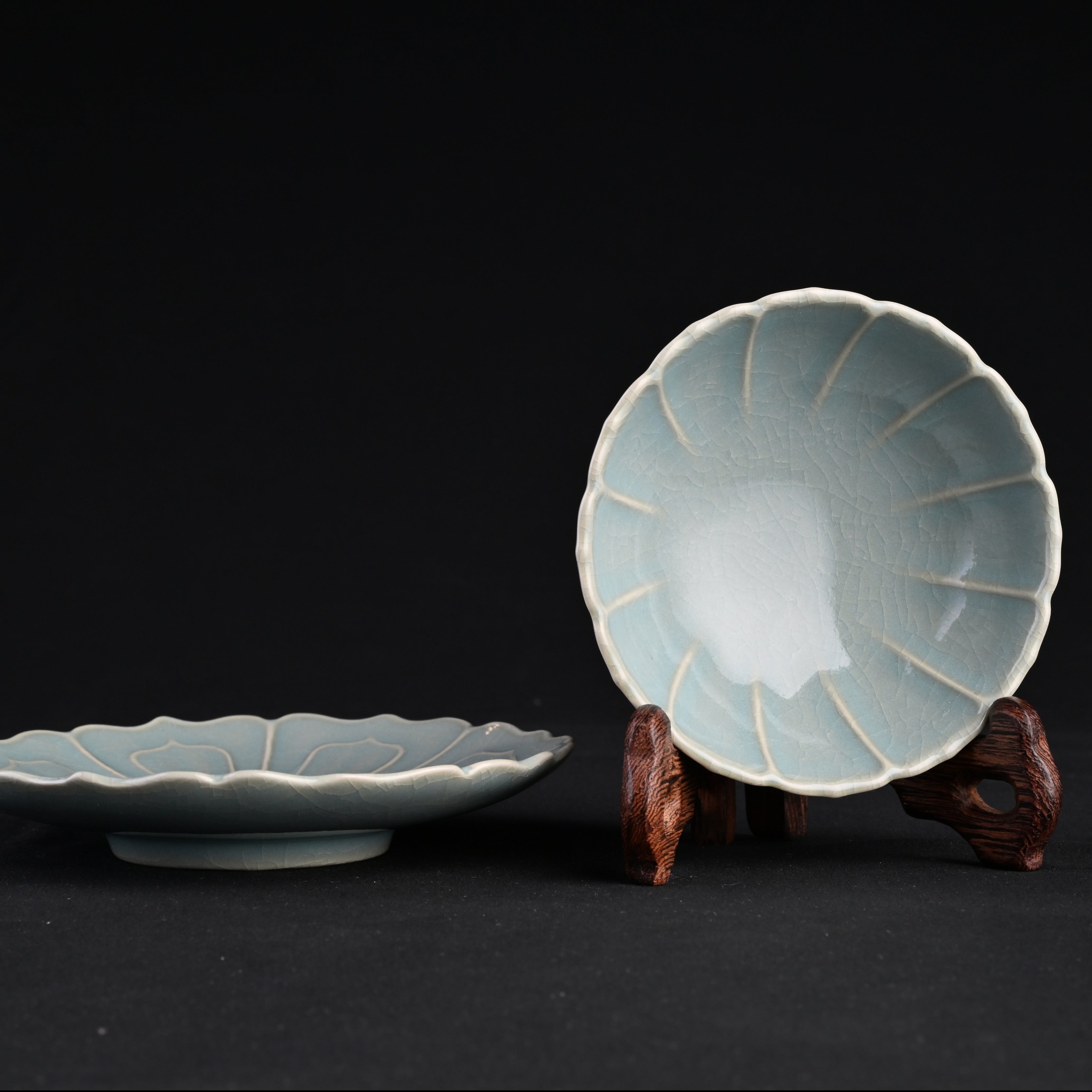 Natural Mineral Sky-Blue Glaze Lotus Tea Bowl (8 Petals)