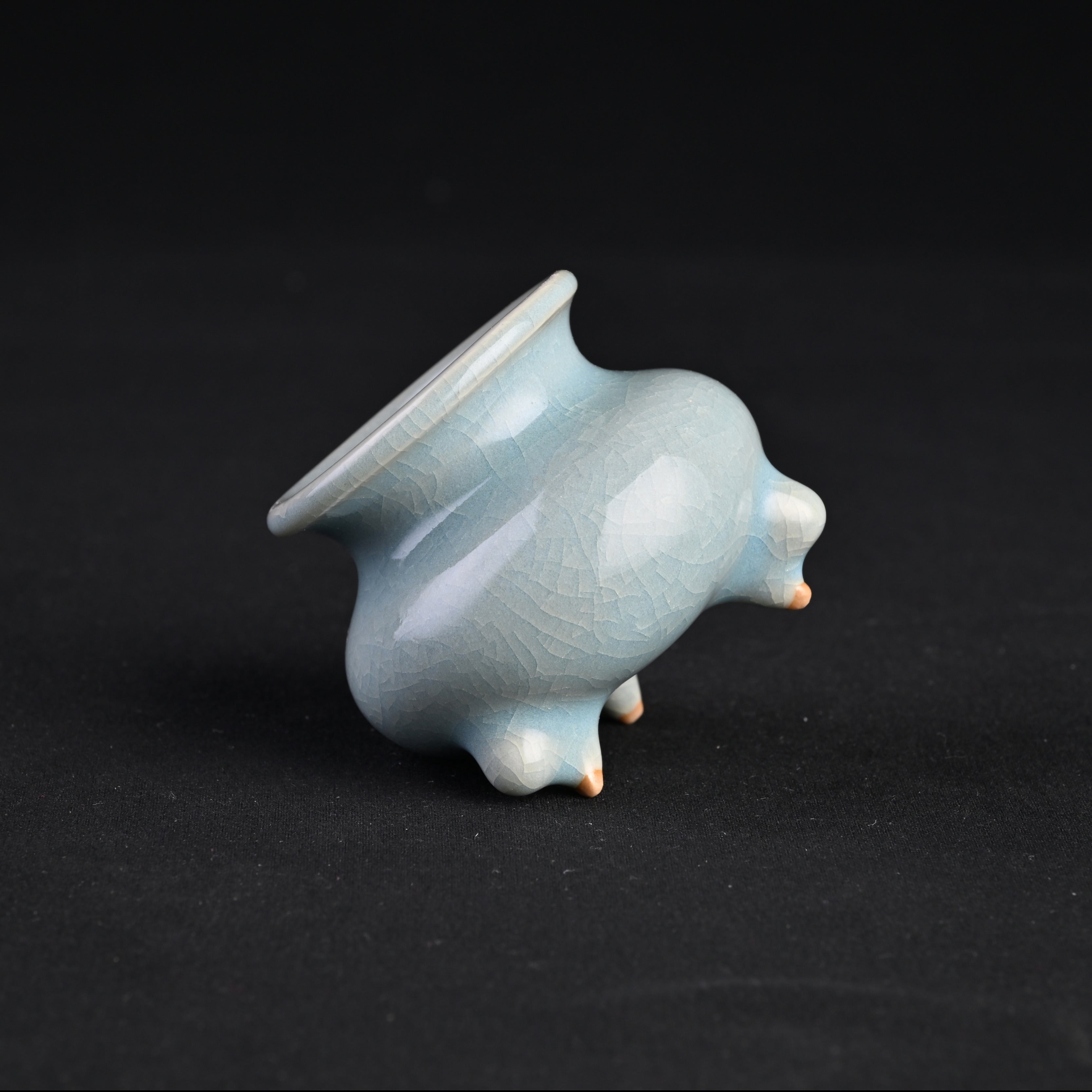 Natural Mineral Sky-Blue Glaze Qin-Style Incense Burner