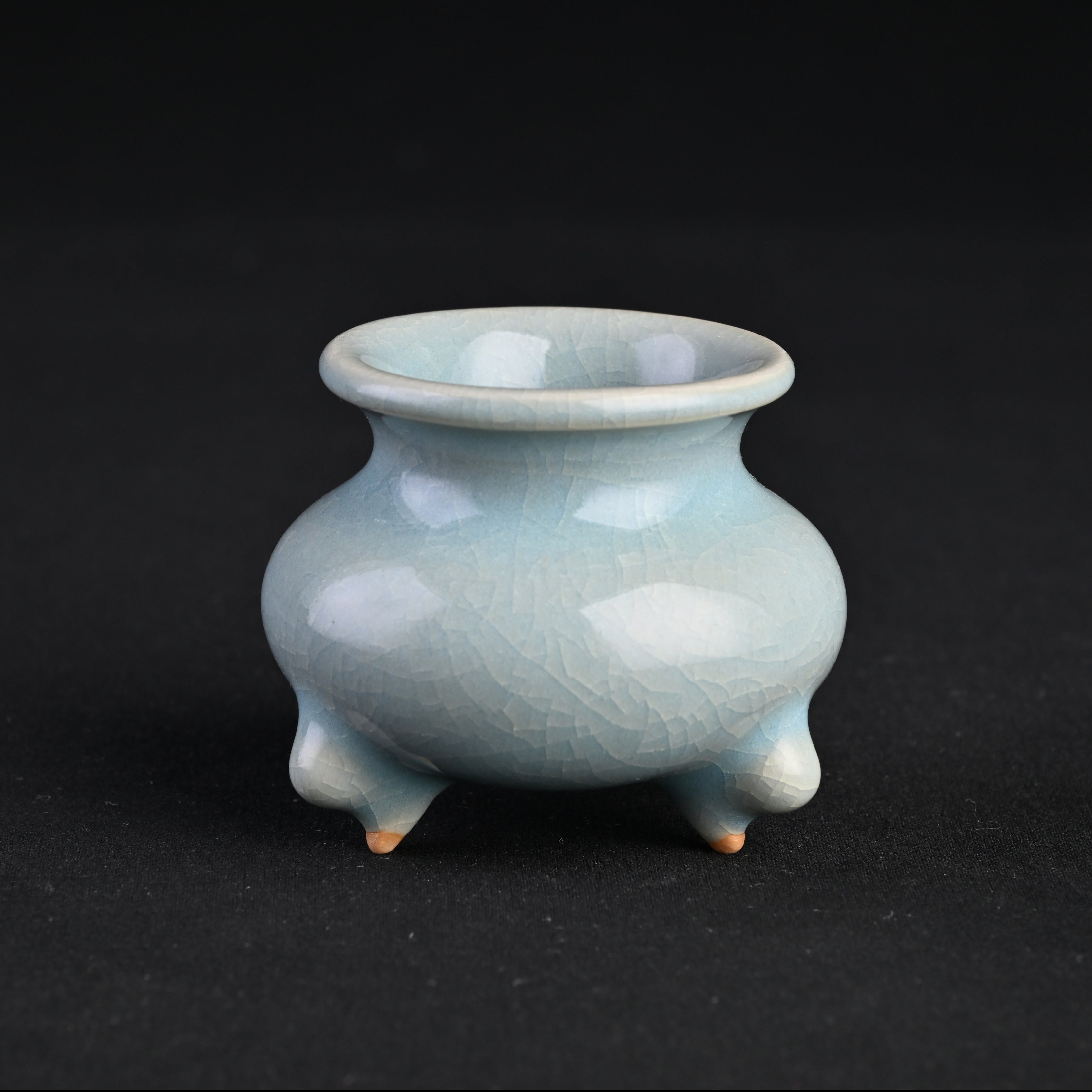 Natural Mineral Sky-Blue Glaze Qin-Style Incense Burner