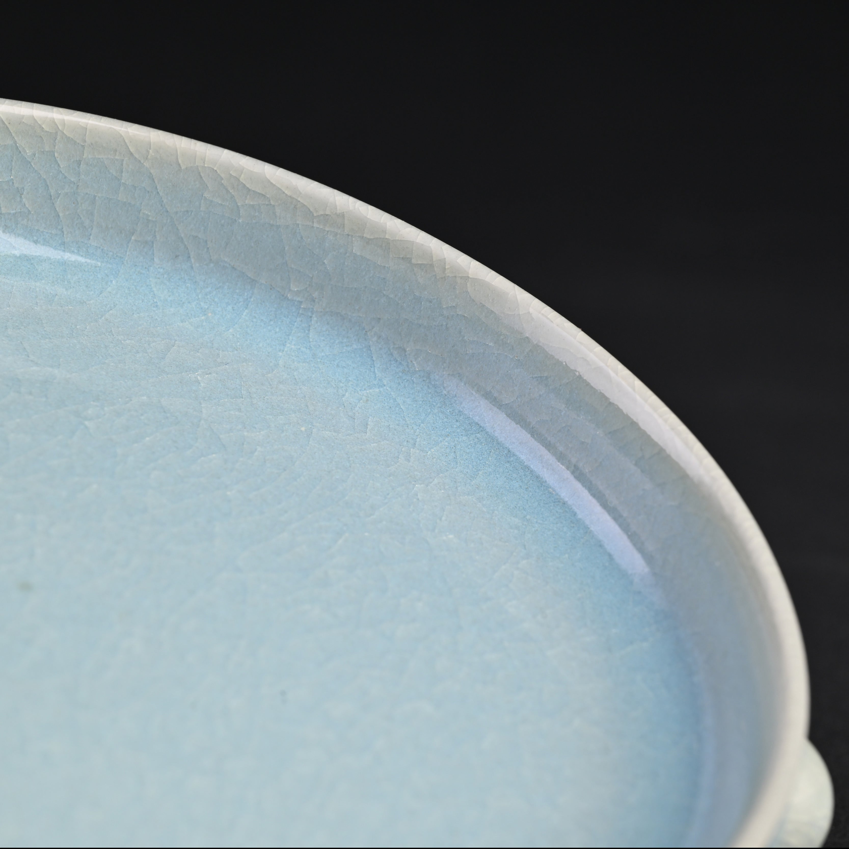 Natural Mineral Sky-Blue Glaze Tripod Basin