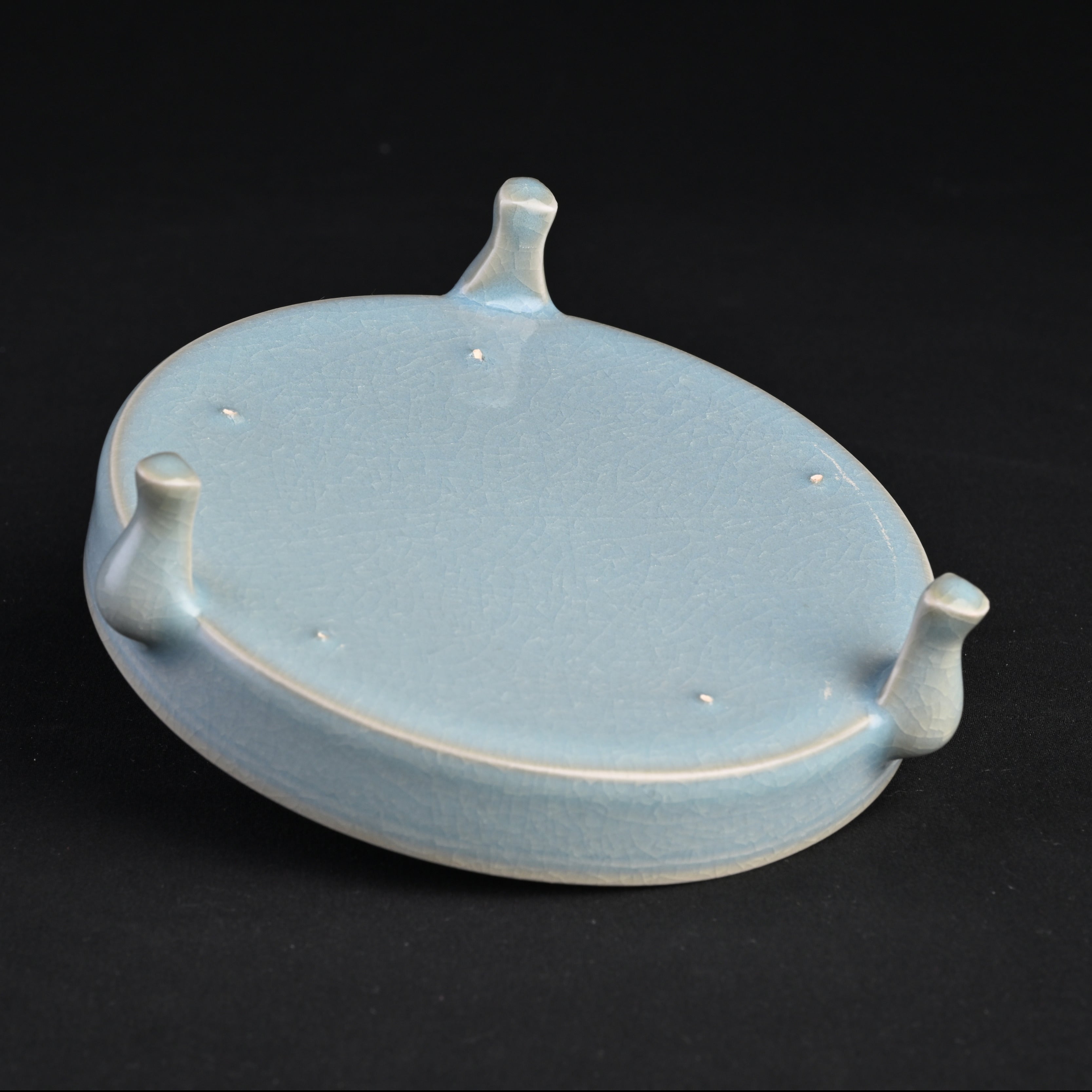 Natural Mineral Sky-Blue Glaze Tripod Basin