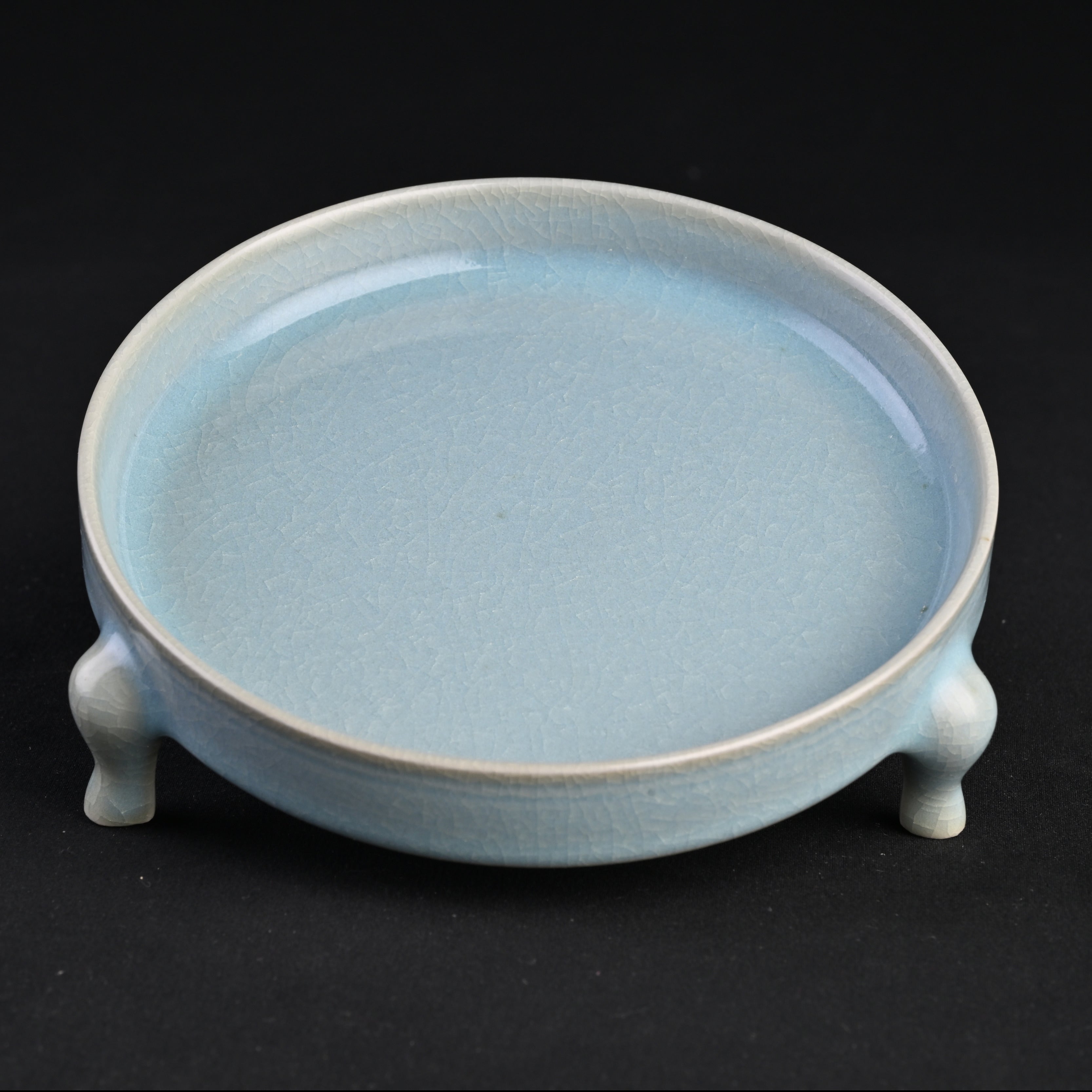 Natural Mineral Sky-Blue Glaze Tripod Basin