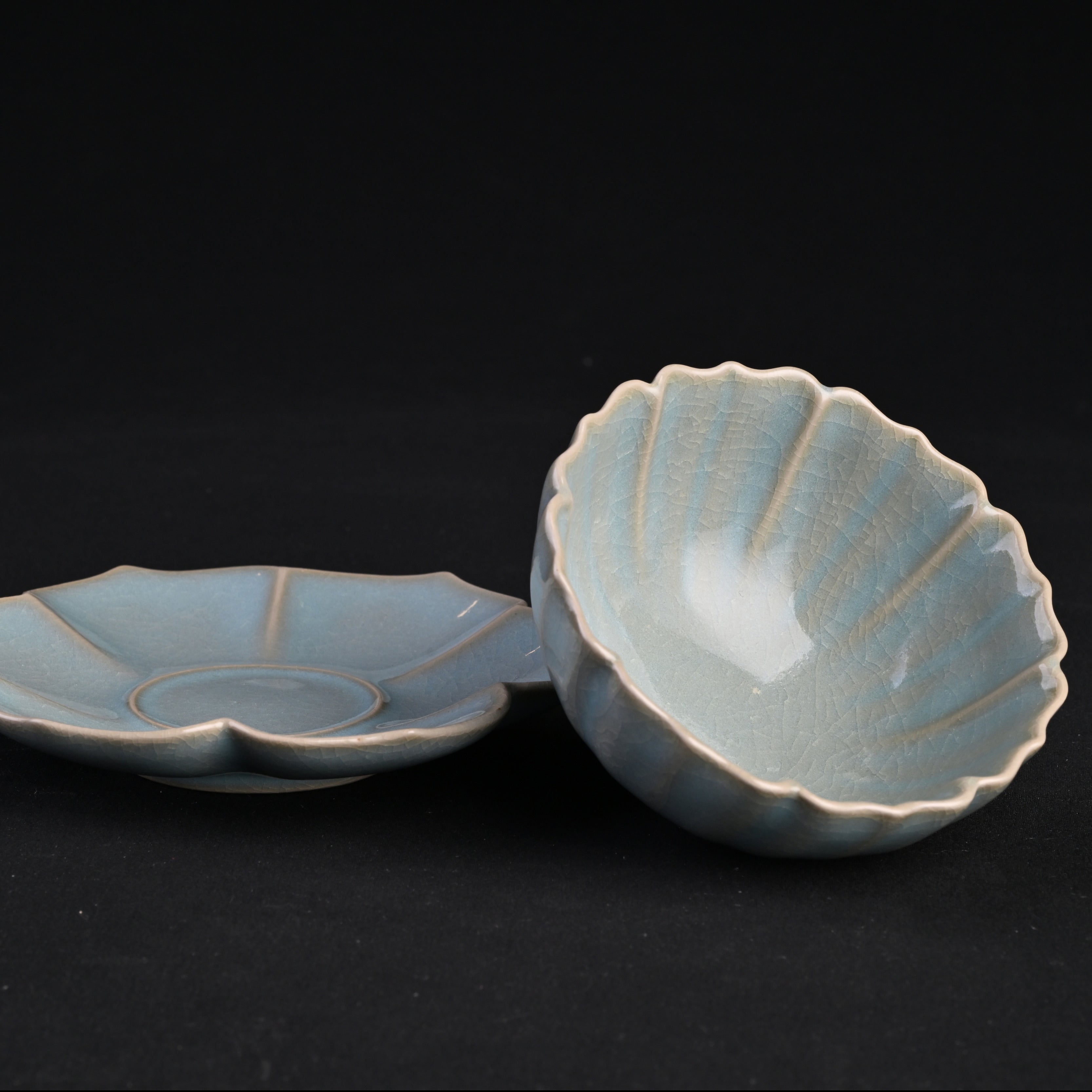 Natural Mineral Sky-Blue Glaze Lotus Tea Bowl (6 Petals)
