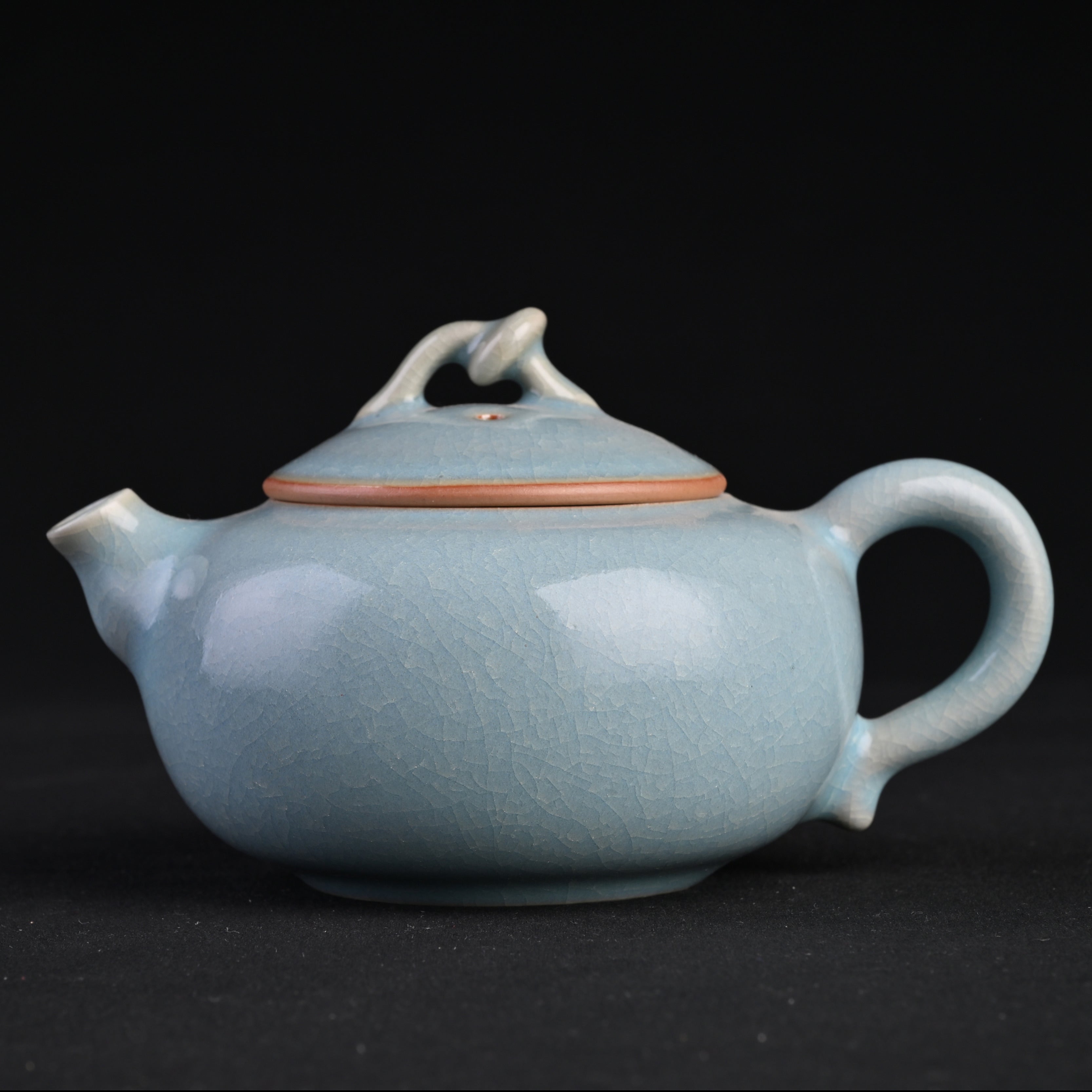 Natural Mineral Sky-Blue Glaze Spout Teapot