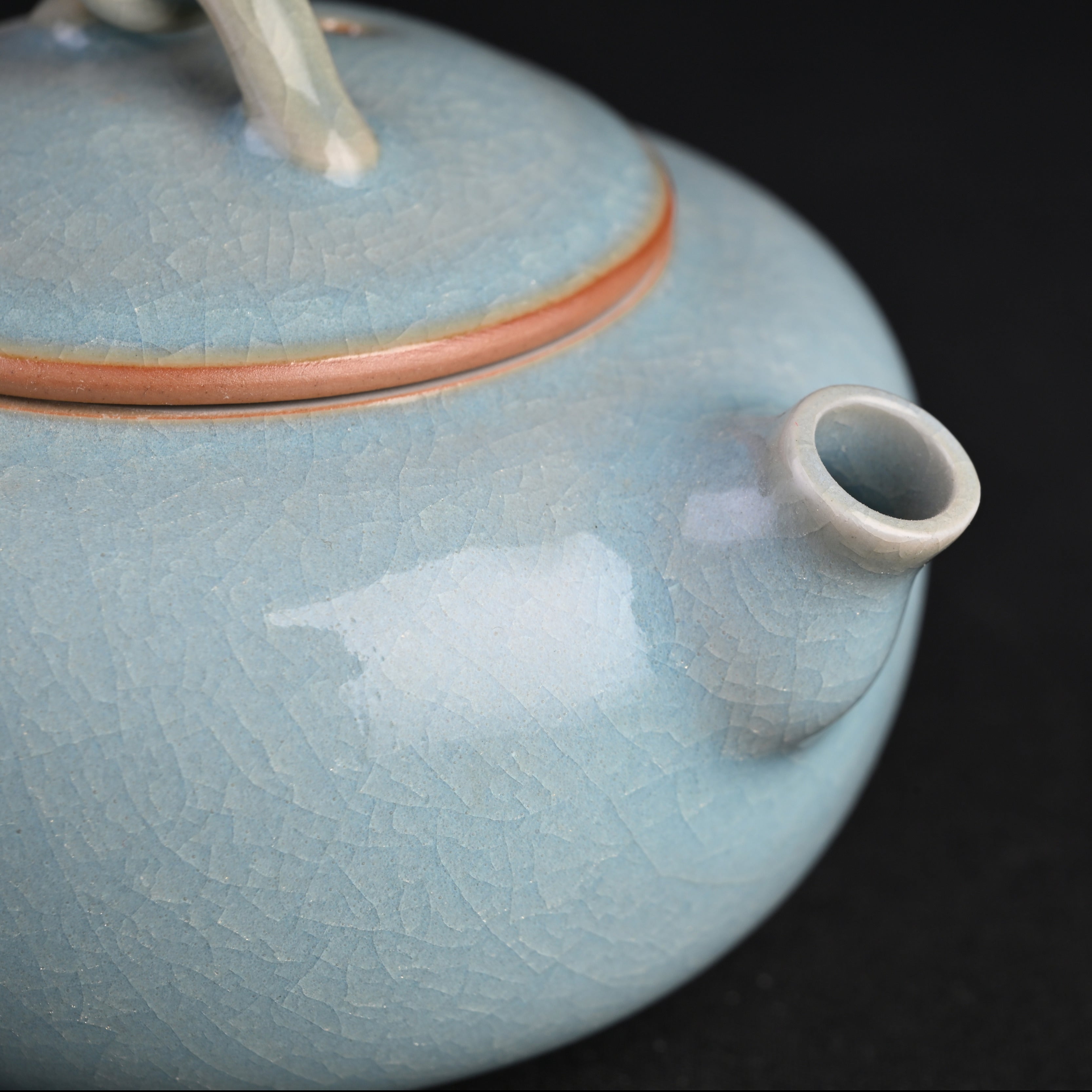 Natural Mineral Sky-Blue Glaze Spout Teapot