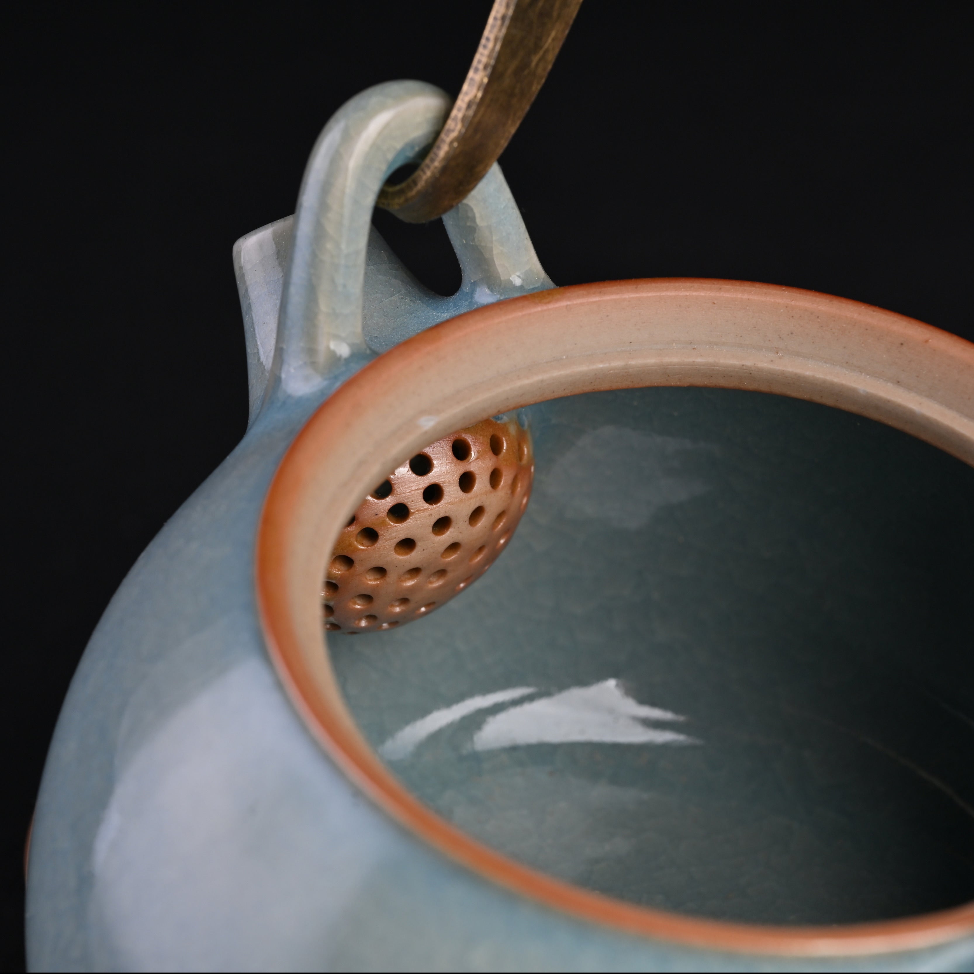 Natural Mineral Sky-Blue Glaze Handmade Teapot with Handle