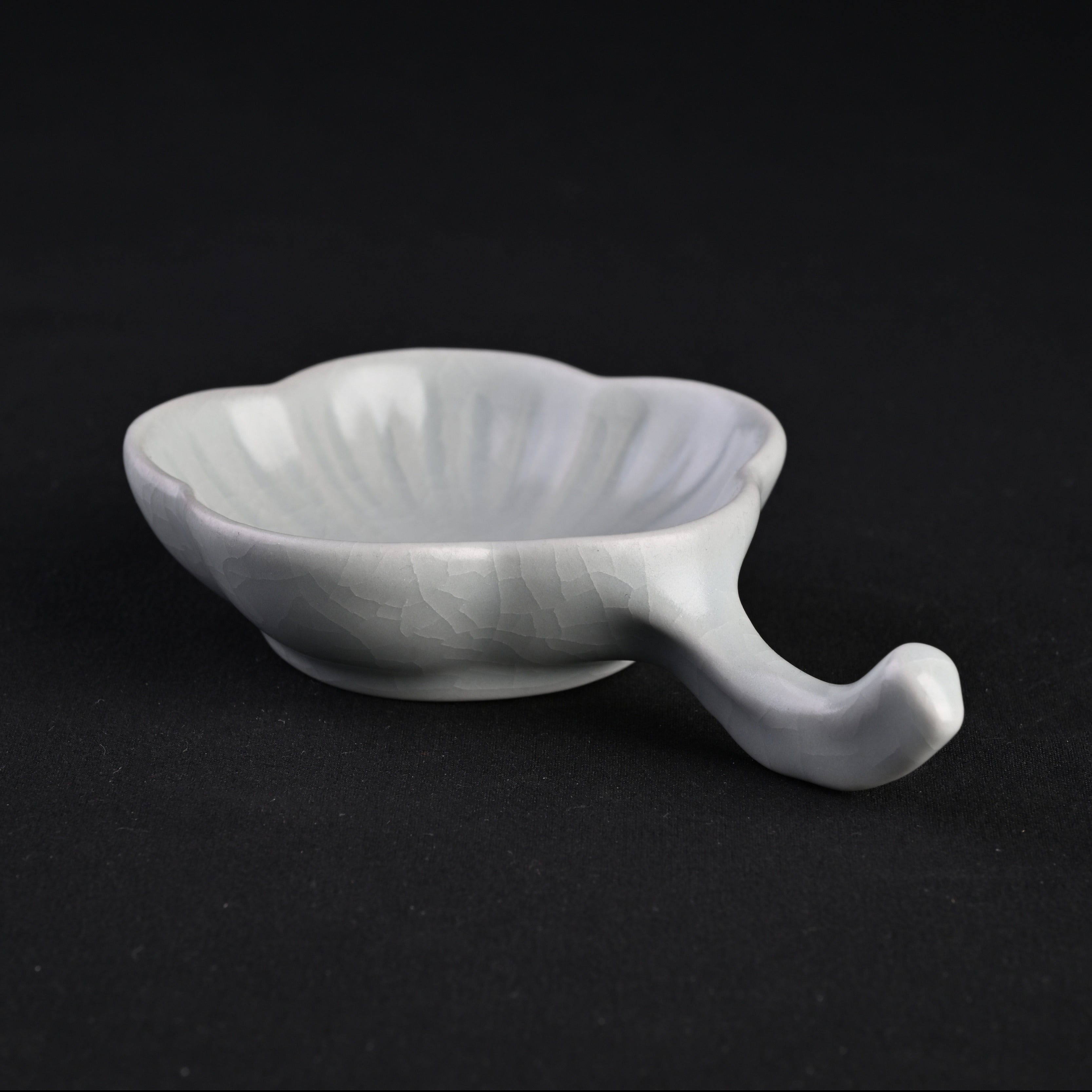 Re-fired Moon White Glaze Lotus Leaf Small Plate