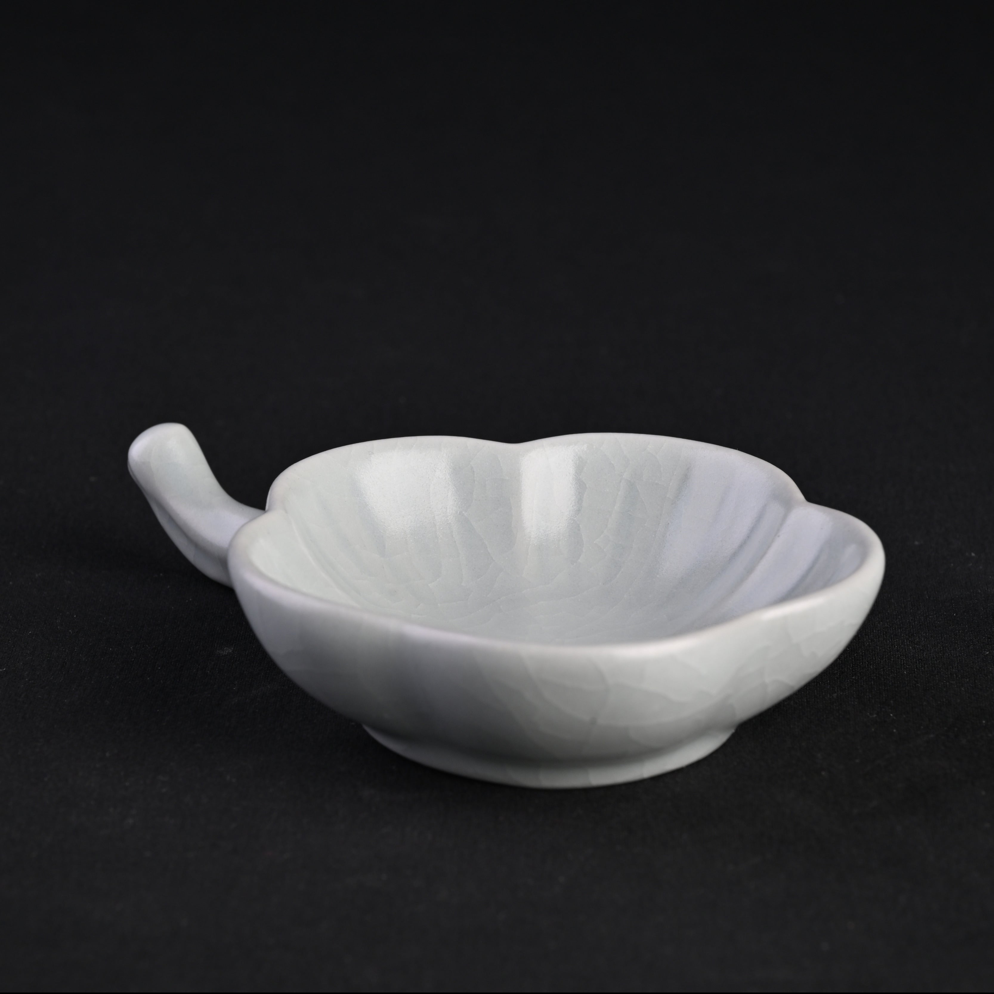 Re-fired Moon White Glaze Lotus Leaf Small Plate