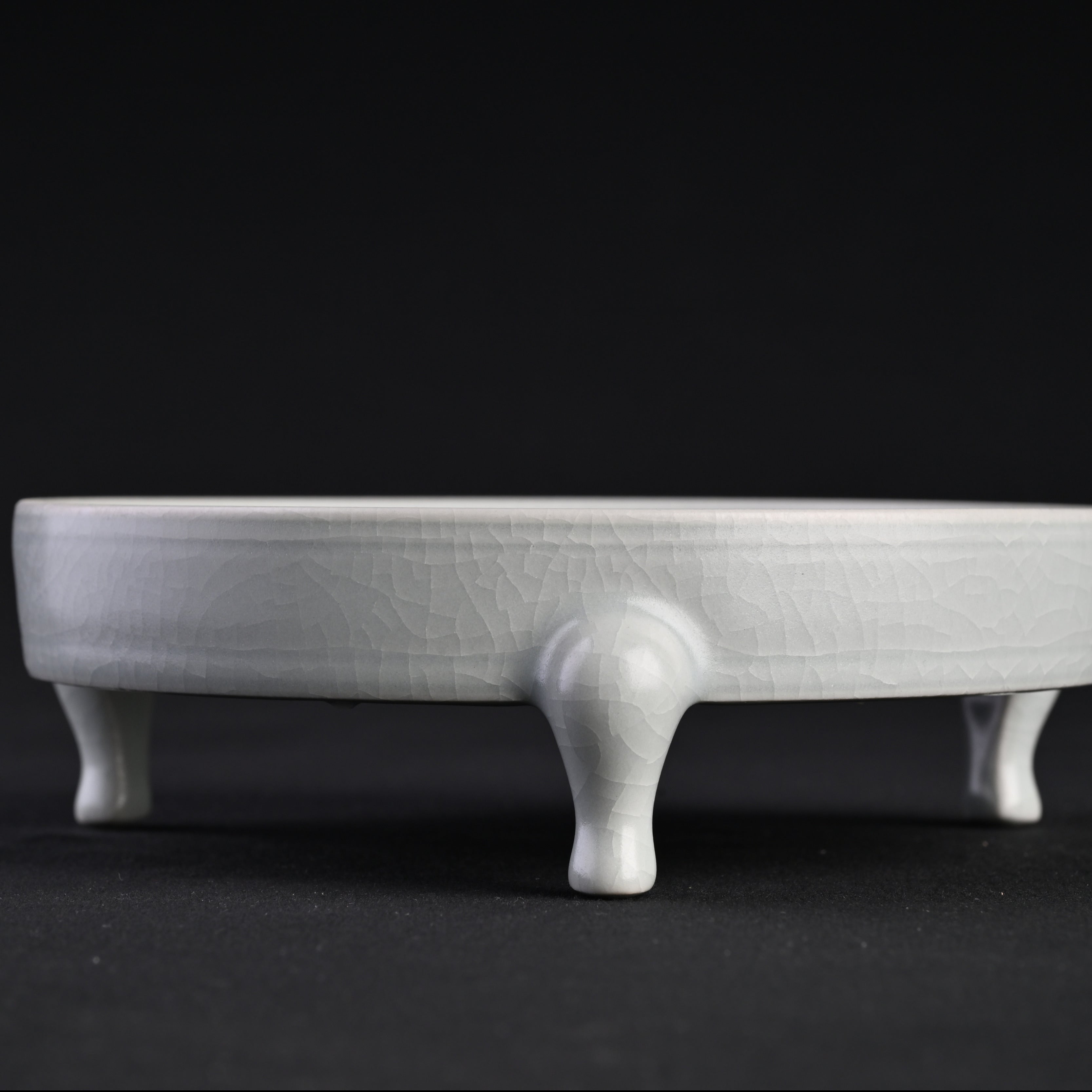 Re-fired Moon White Glaze Three-legged Basin
