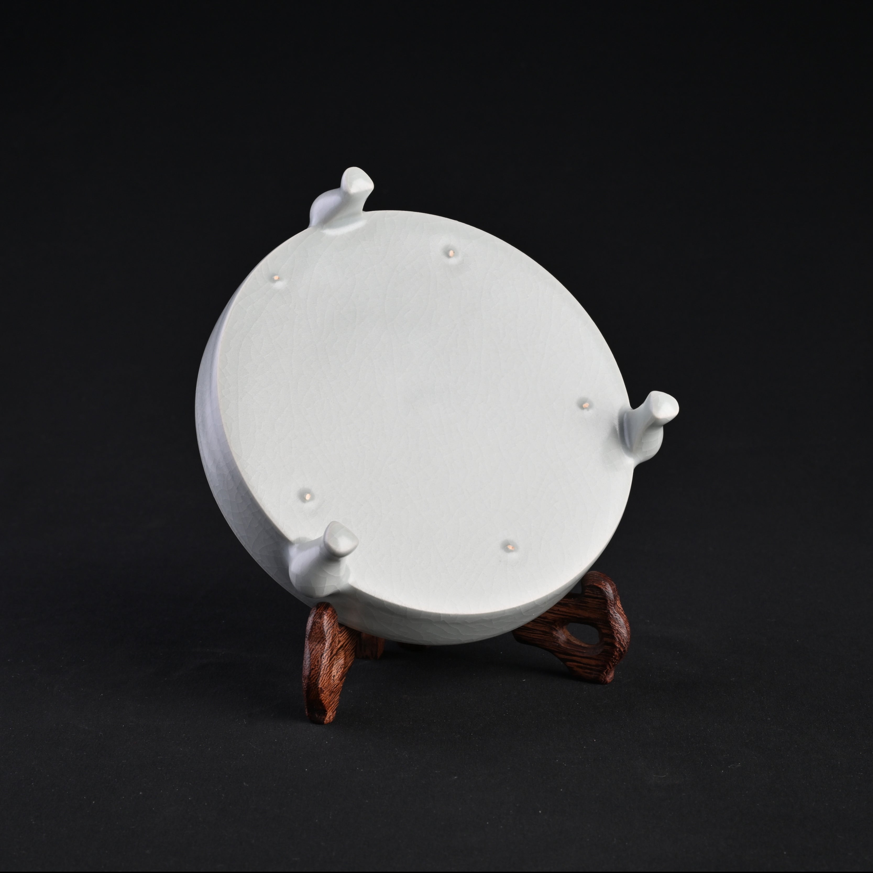 Re-fired Moon White Glaze Three-legged Basin