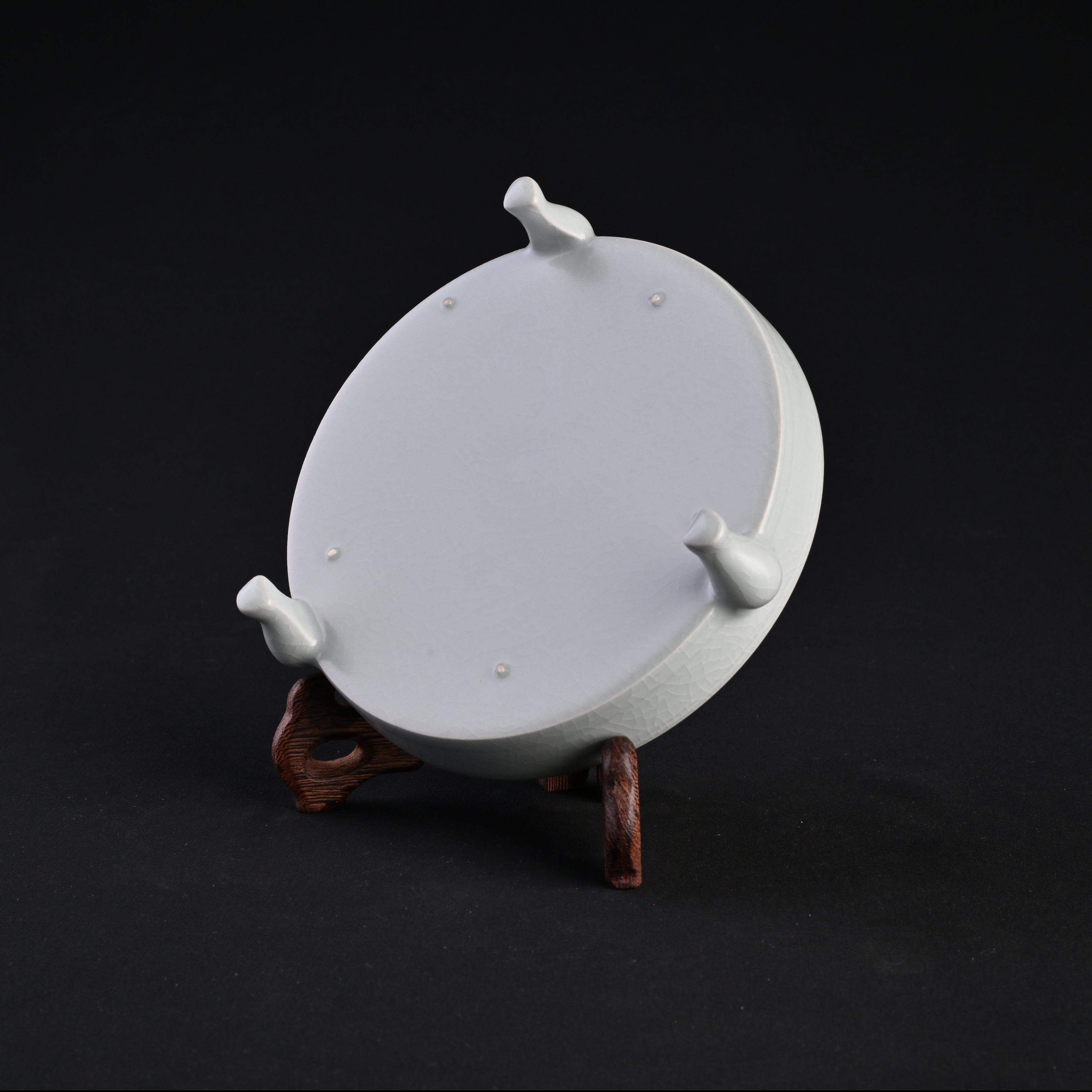 Re-fired Moon White Glaze Three-legged Basin