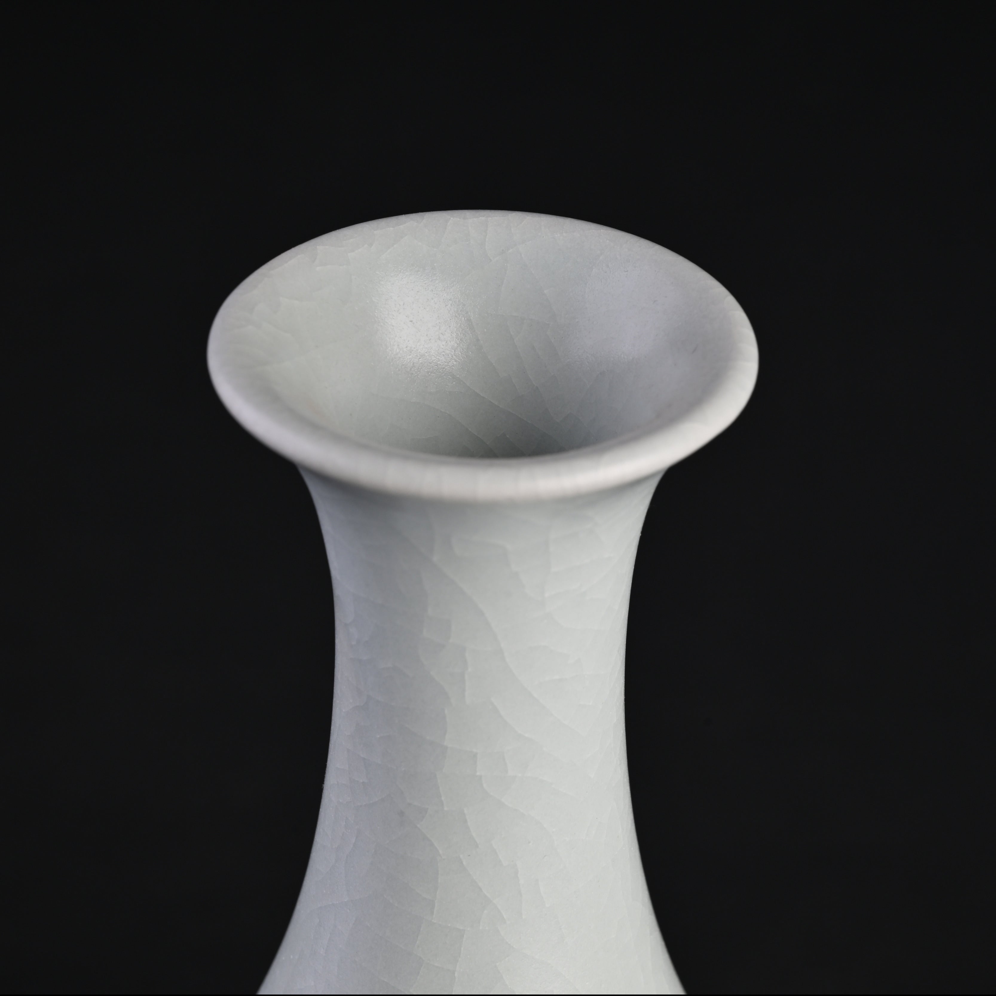 Re-fired Moon White Glaze Yuhuchunping Vase