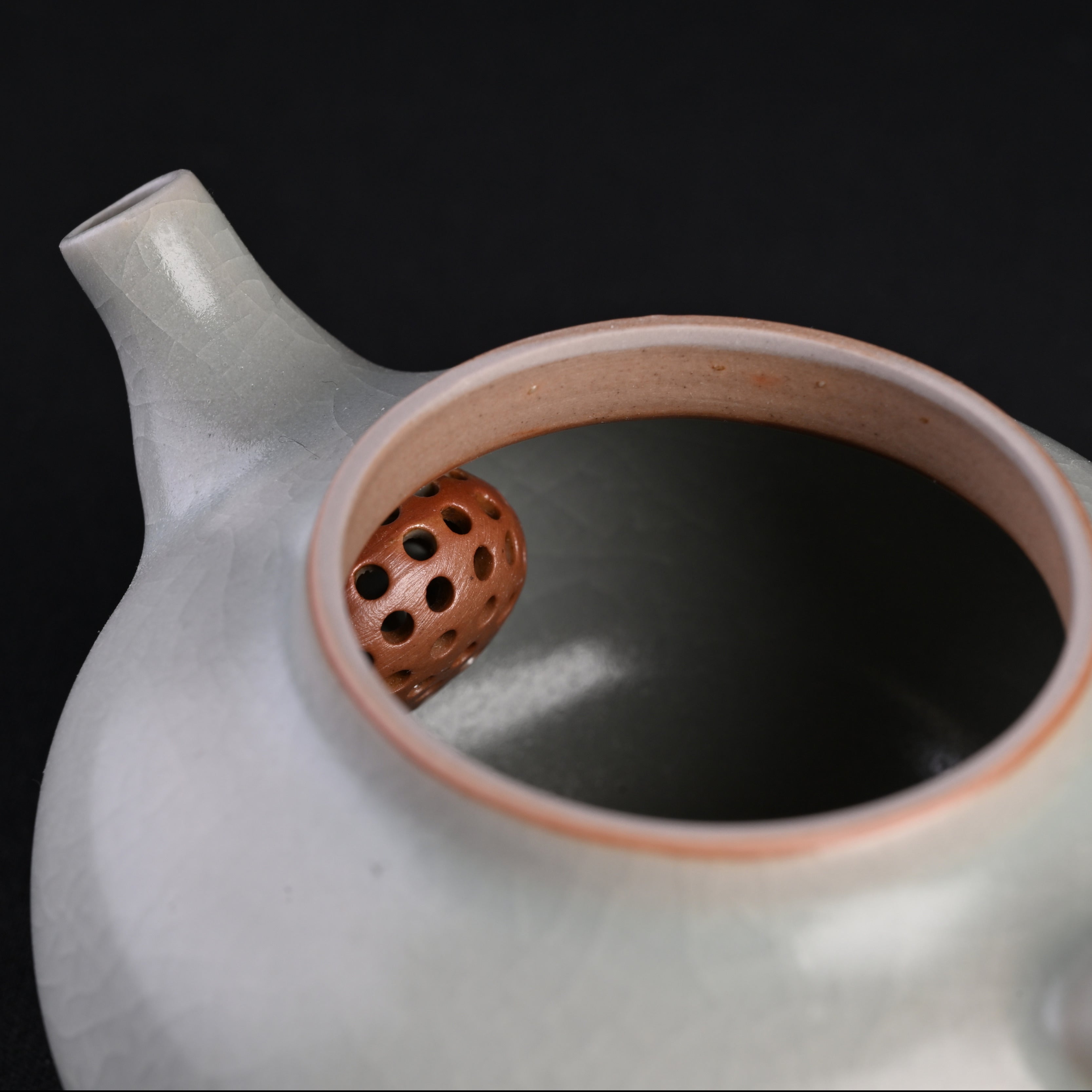 Re-fired Moon White Glaze Rongtian Teapot