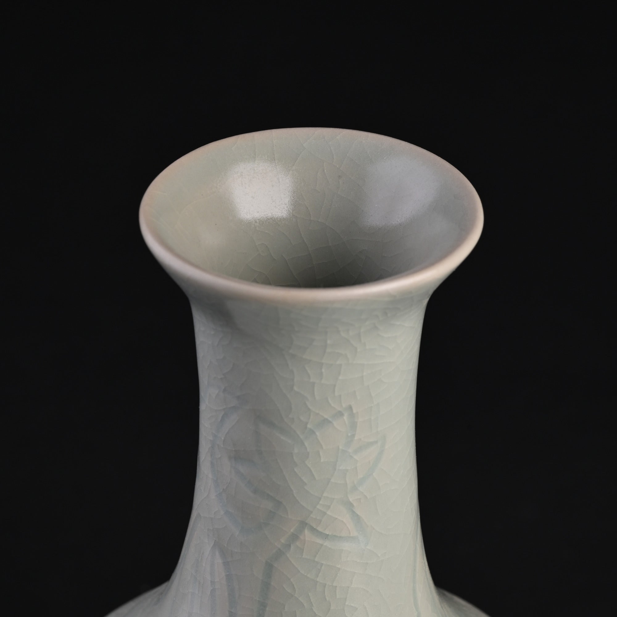 Natural Mineral Powder Blue Glaze Carved Goose-Neck Vase
