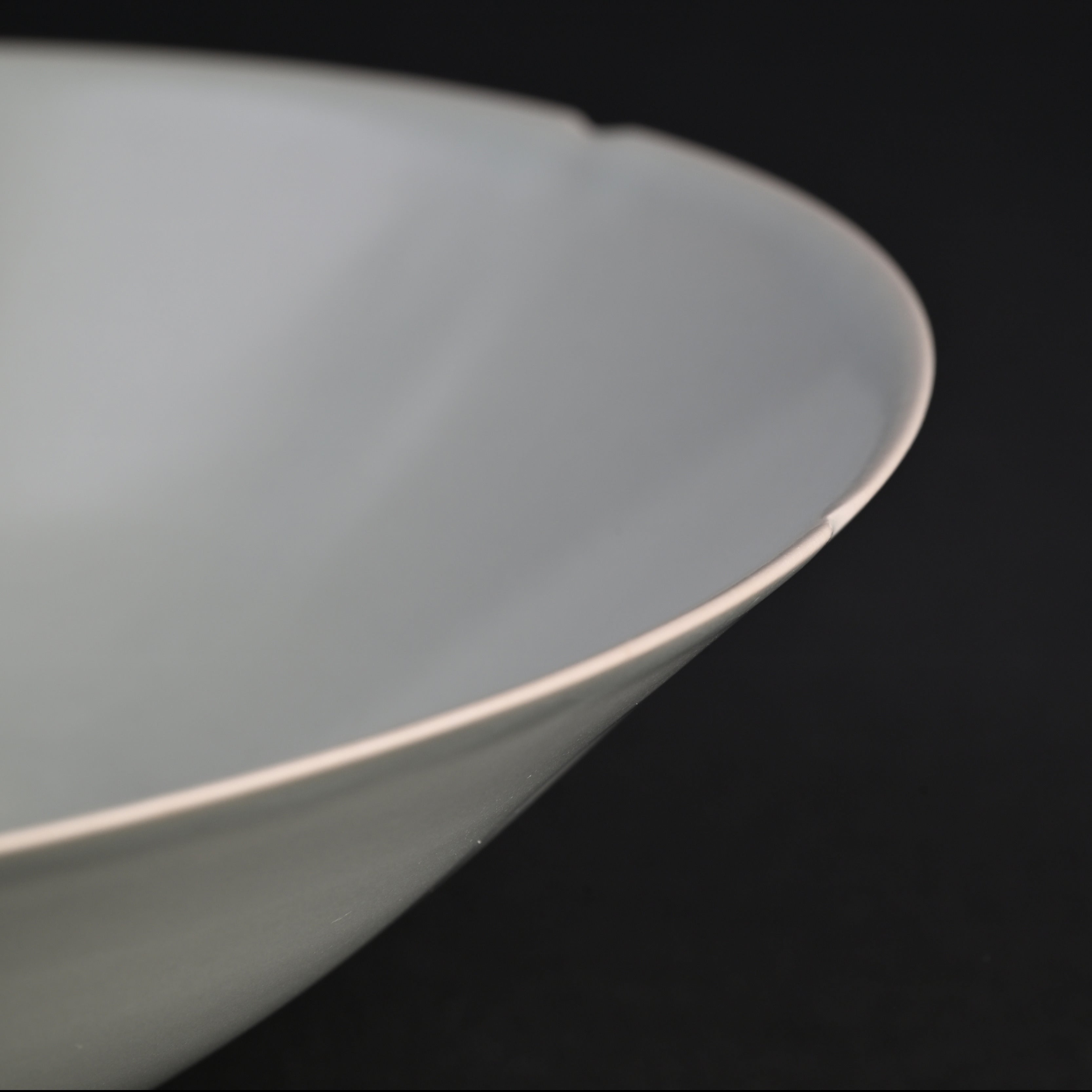 Re-fired Powder Blue Glaze Large Aoi-Mouth Bowl